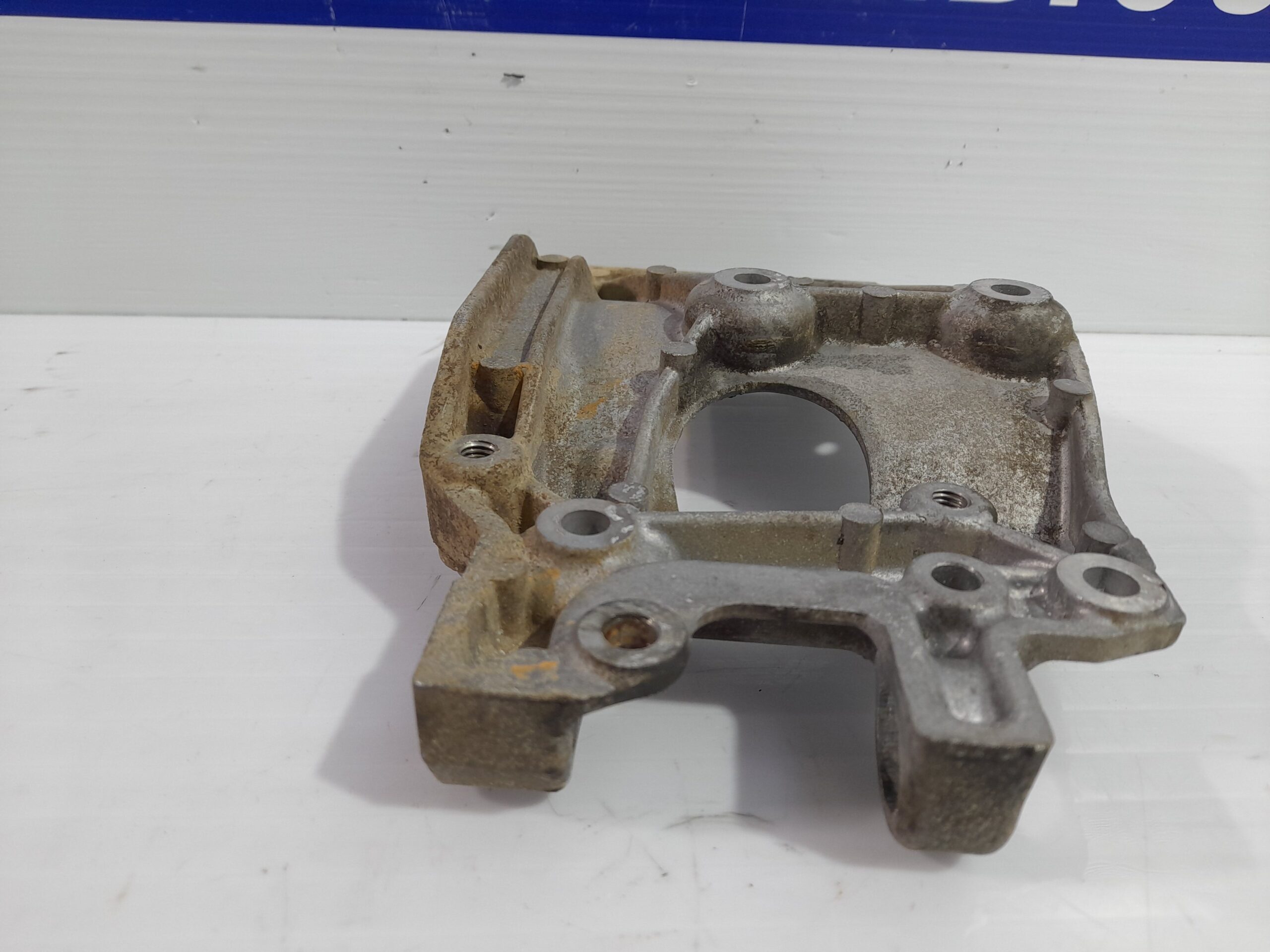 soporte_alternador_9646719580_mazda_3_berlina_bk_1_6_cd_diesel_cat