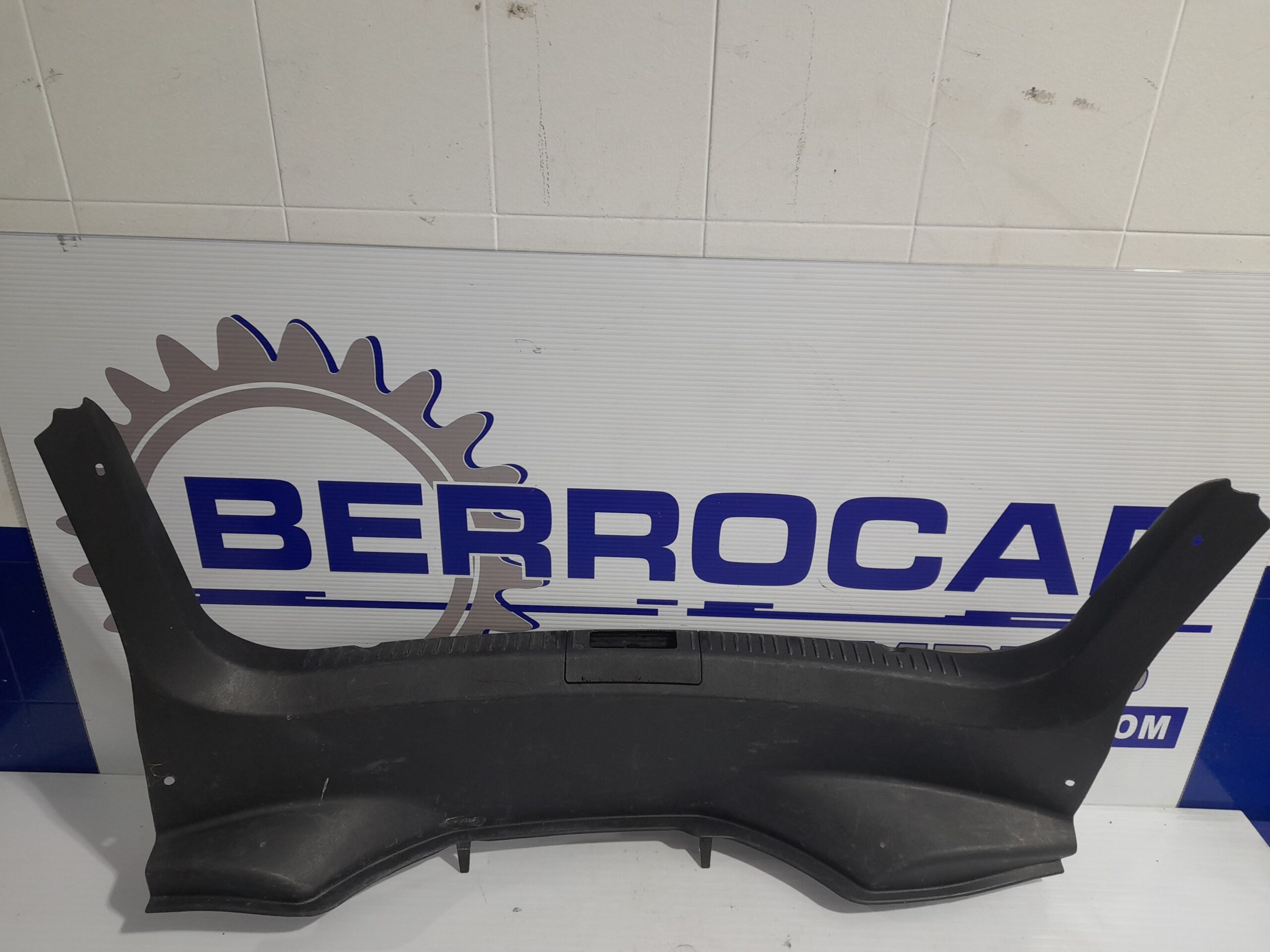 guarnecido_porton_trasero_bp4k68960_mazda_3_berlina_bk_1_6_cd_diesel_cat