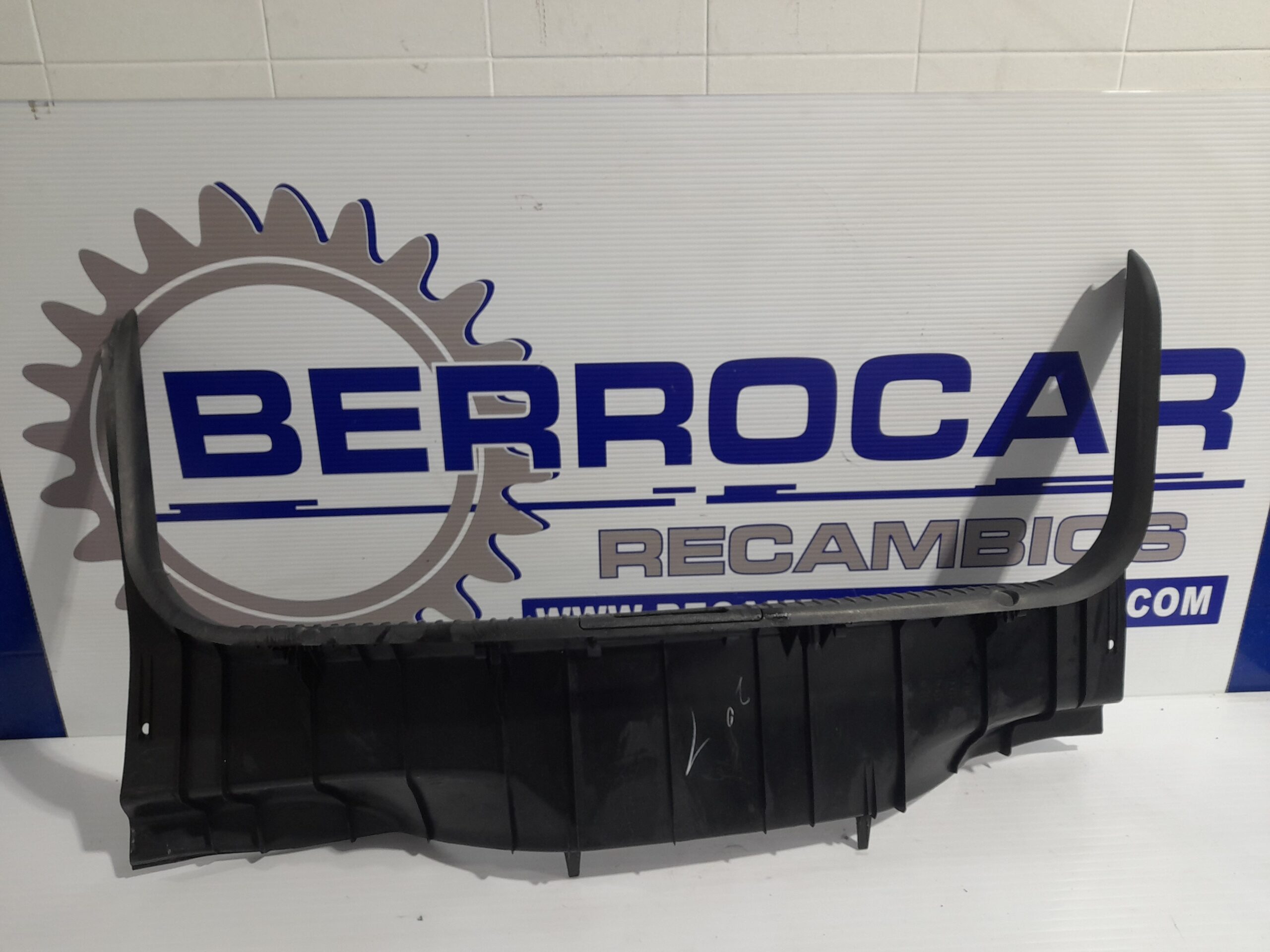 guarnecido_porton_trasero_bp4k68960_mazda_3_berlina_bk_1_6_cd_diesel_cat