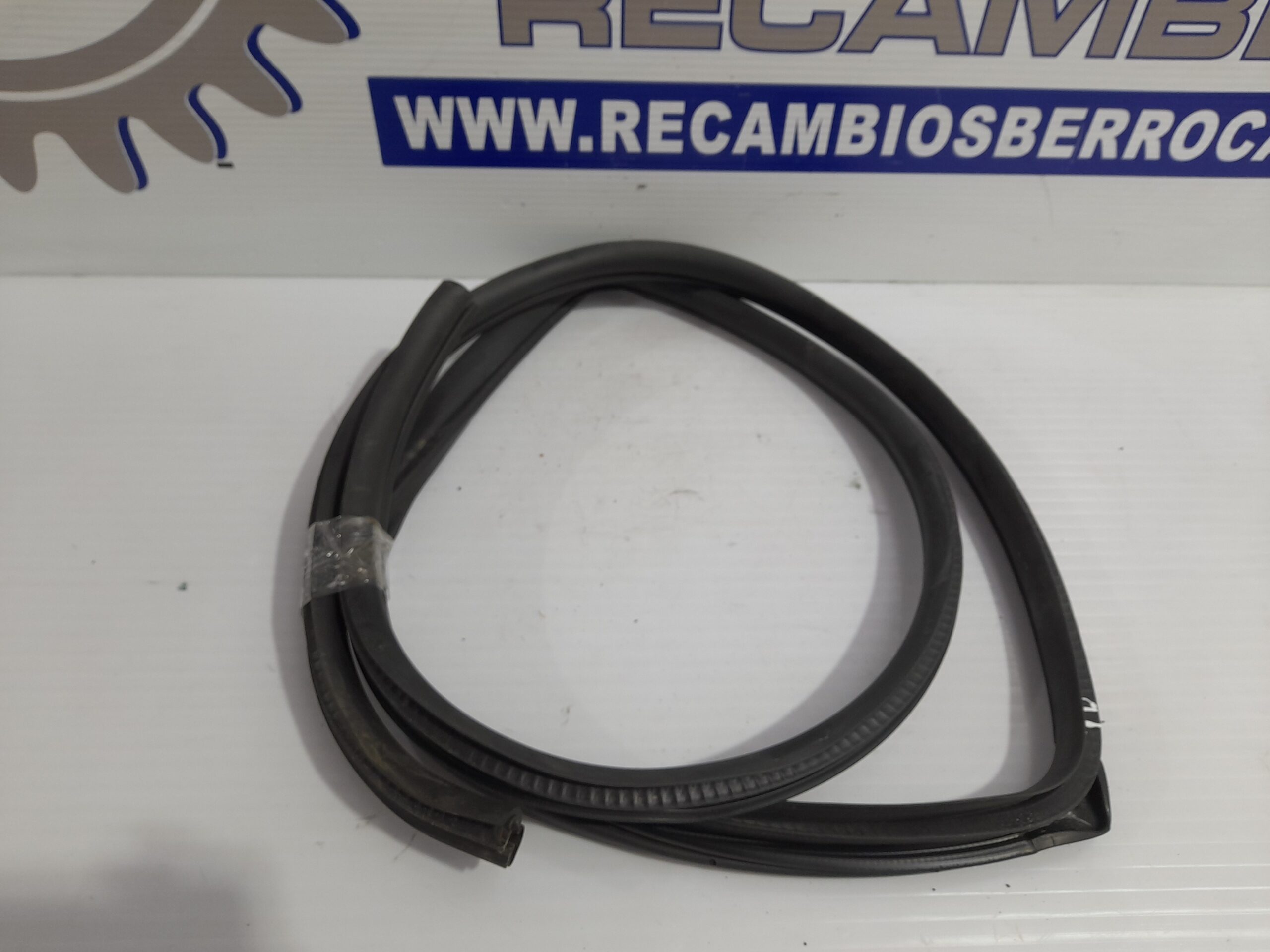 goma_contorno_bn8v68913a_mazda_3_berlina_bk_1_6_cd_diesel_cat