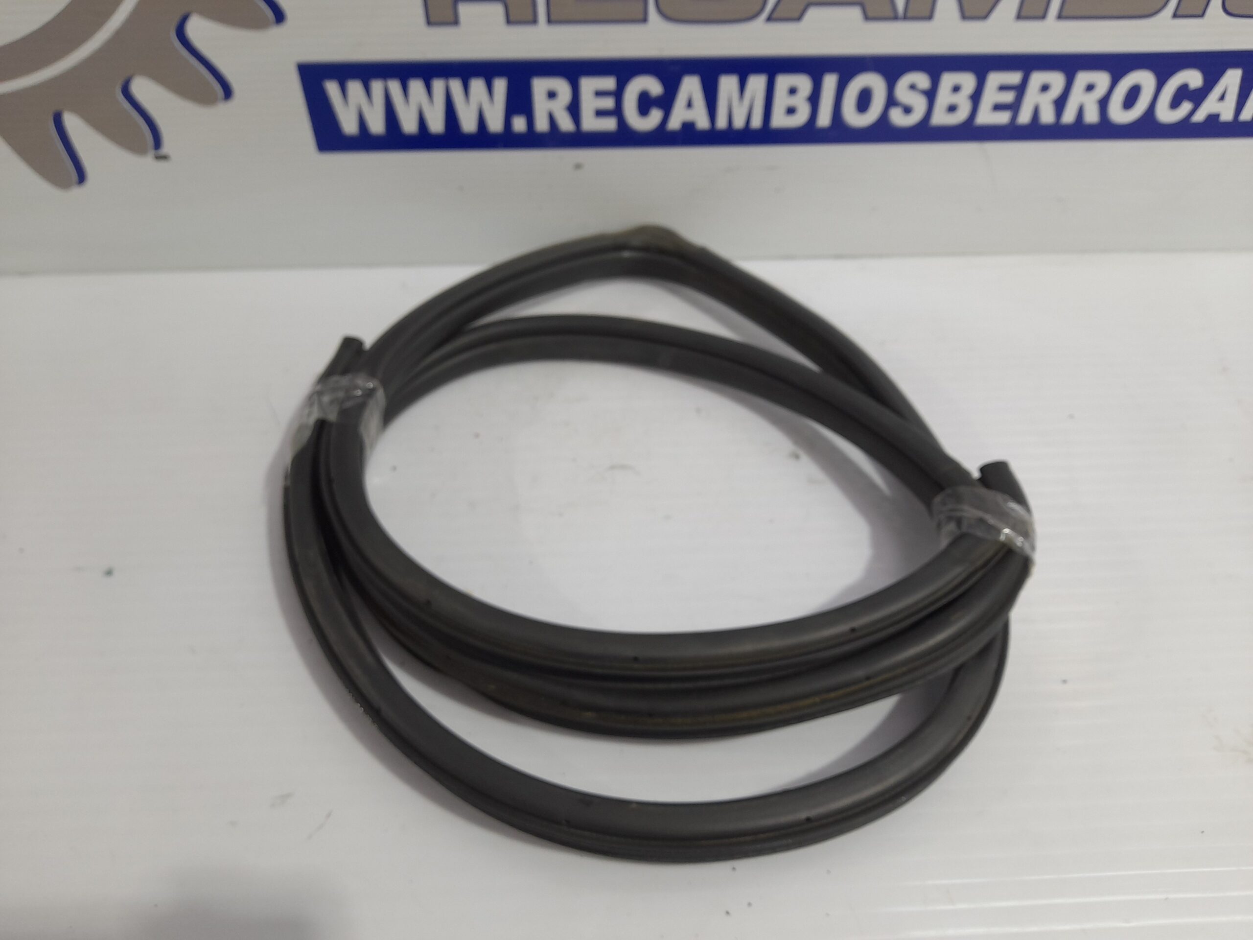 goma_contorno_bn8v68914a_mazda_3_berlina_bk_1_6_cd_diesel_cat