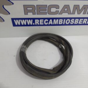 goma_contorno_bn8v_56_951c_mazda_3_berlina_bk_1_6_cd_diesel_cat