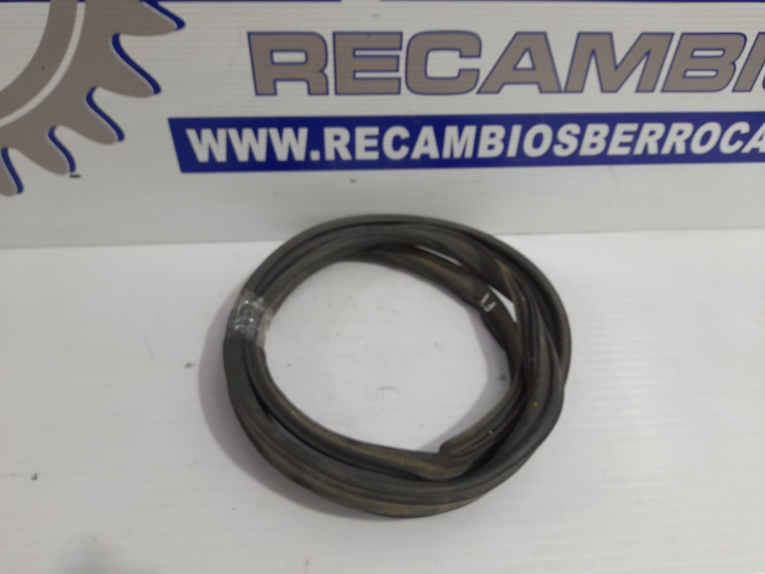 goma_contorno_bn8v_56_951c_mazda_3_berlina_bk_1_6_cd_diesel_cat