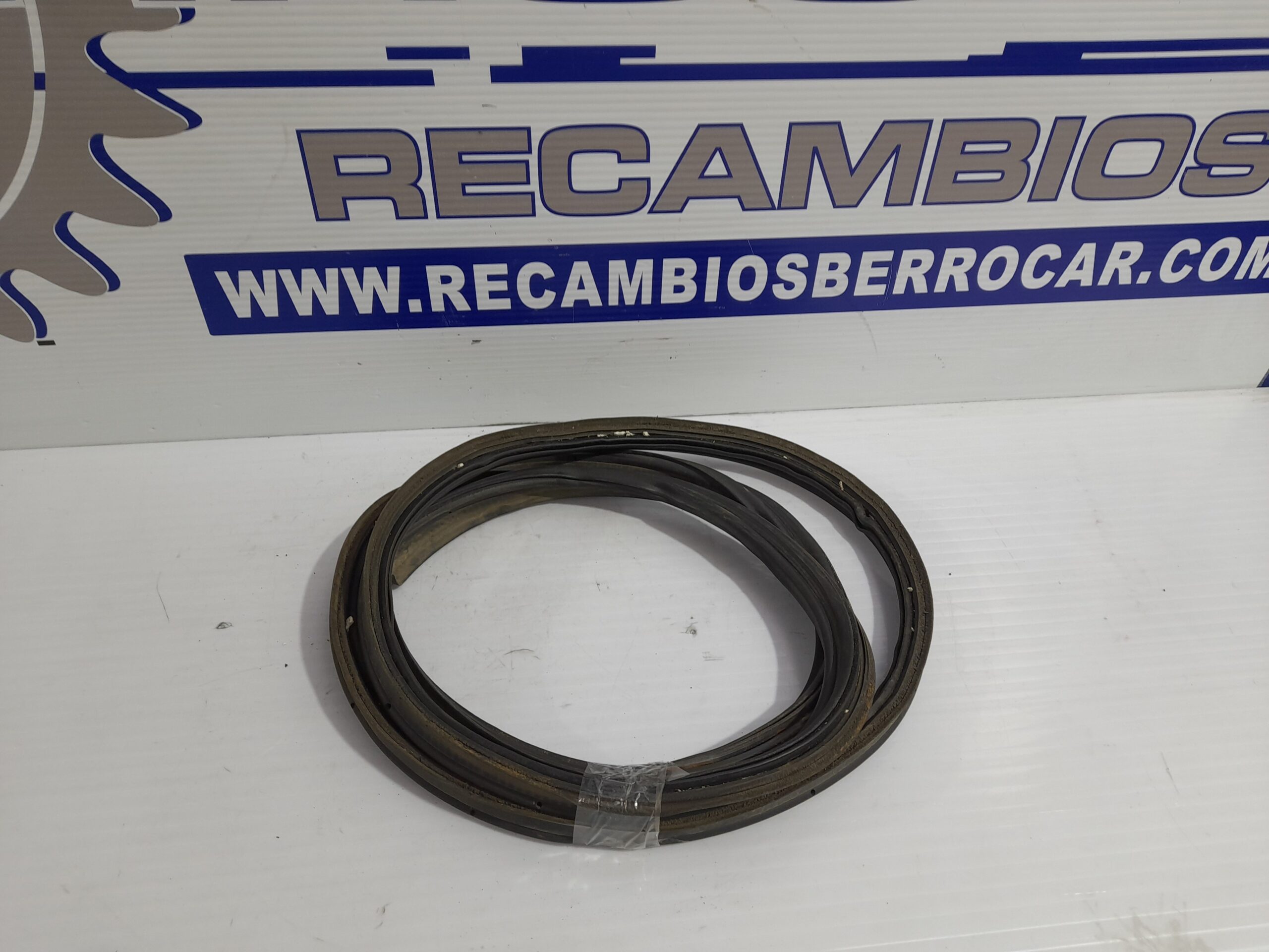 goma_contorno_bn8v_56_951c_mazda_3_berlina_bk_1_6_cd_diesel_cat