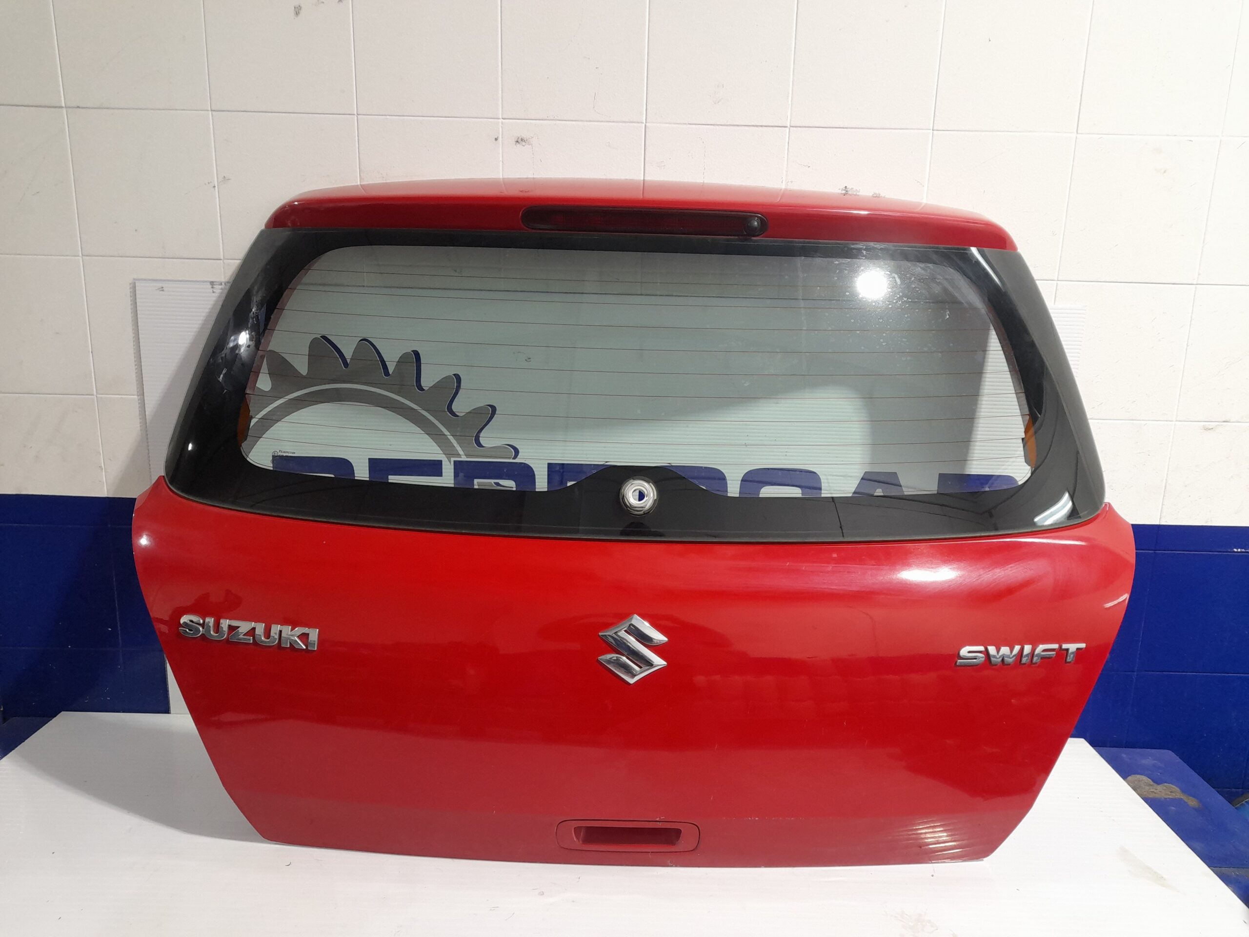 porton_trasero_6910063j23000_cristal_de_regalo_suzuki_swift_berlina_mz_1_3_16v_cat