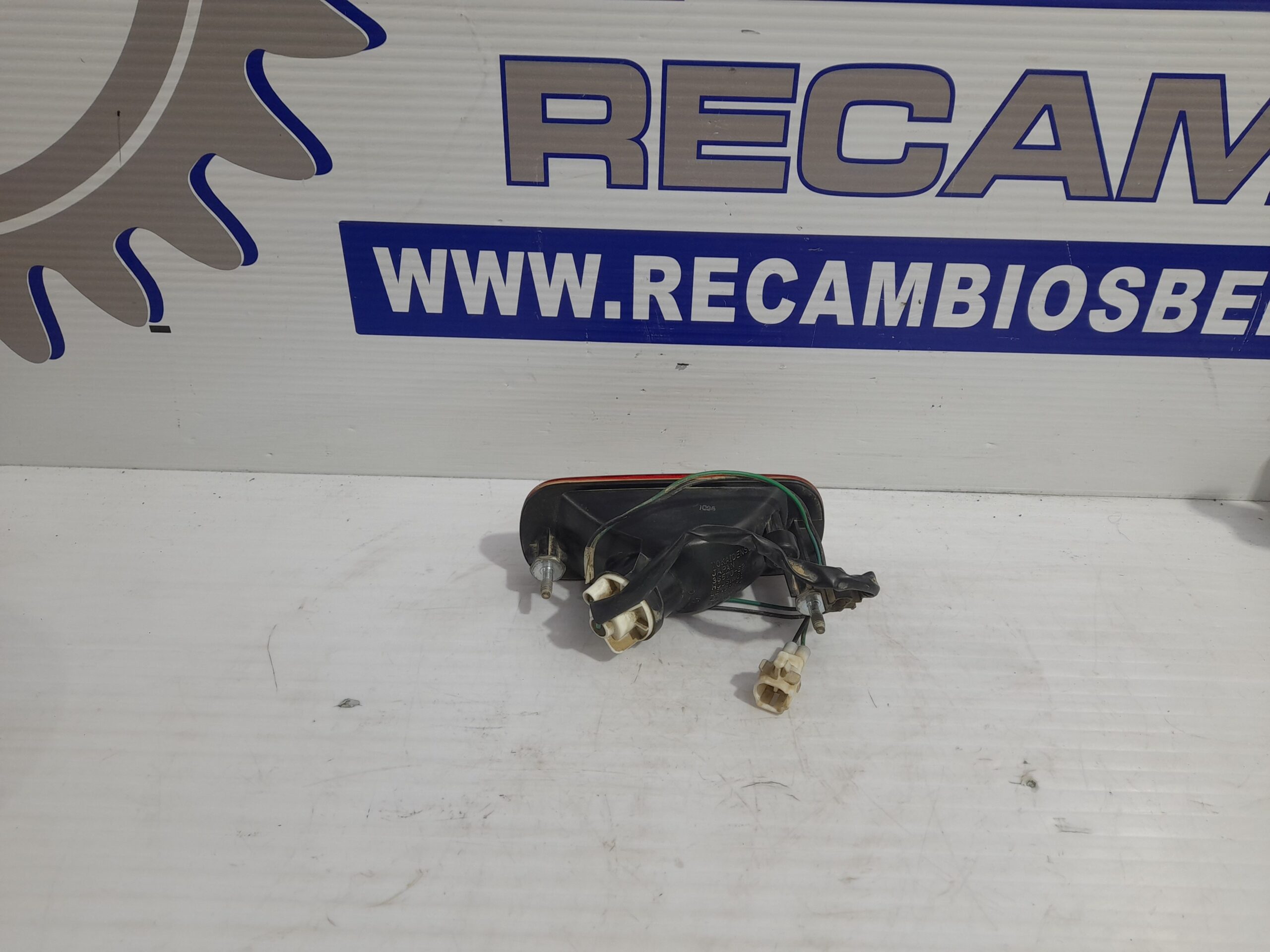 faro_antiniebla_derecho_3657062j0_suzuki_swift_berlina_mz_1_3_16v_cat