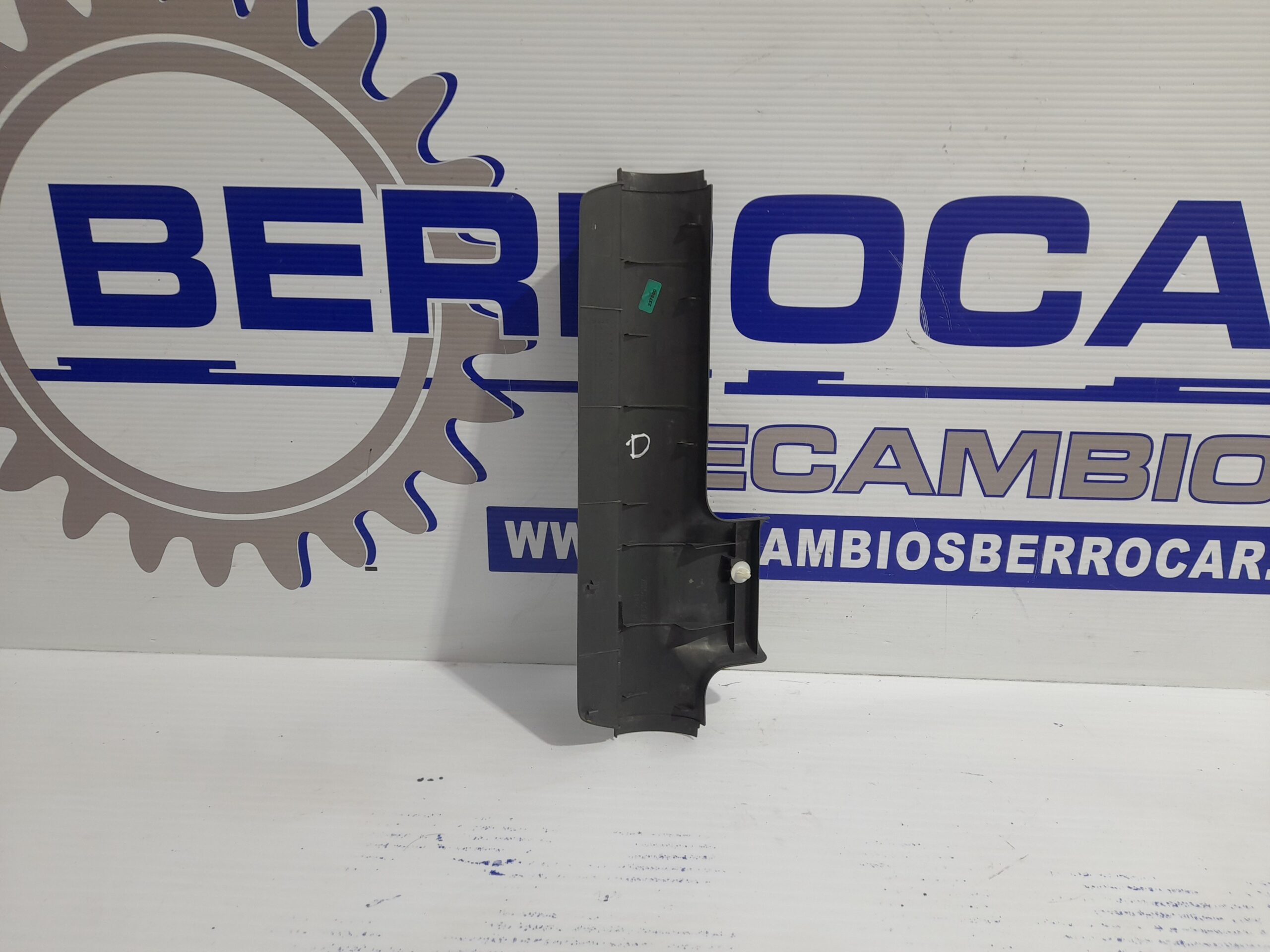 moldura_delantera_derecha_76151_63j0_suzuki_swift_berlina_mz_1_3_16v_cat