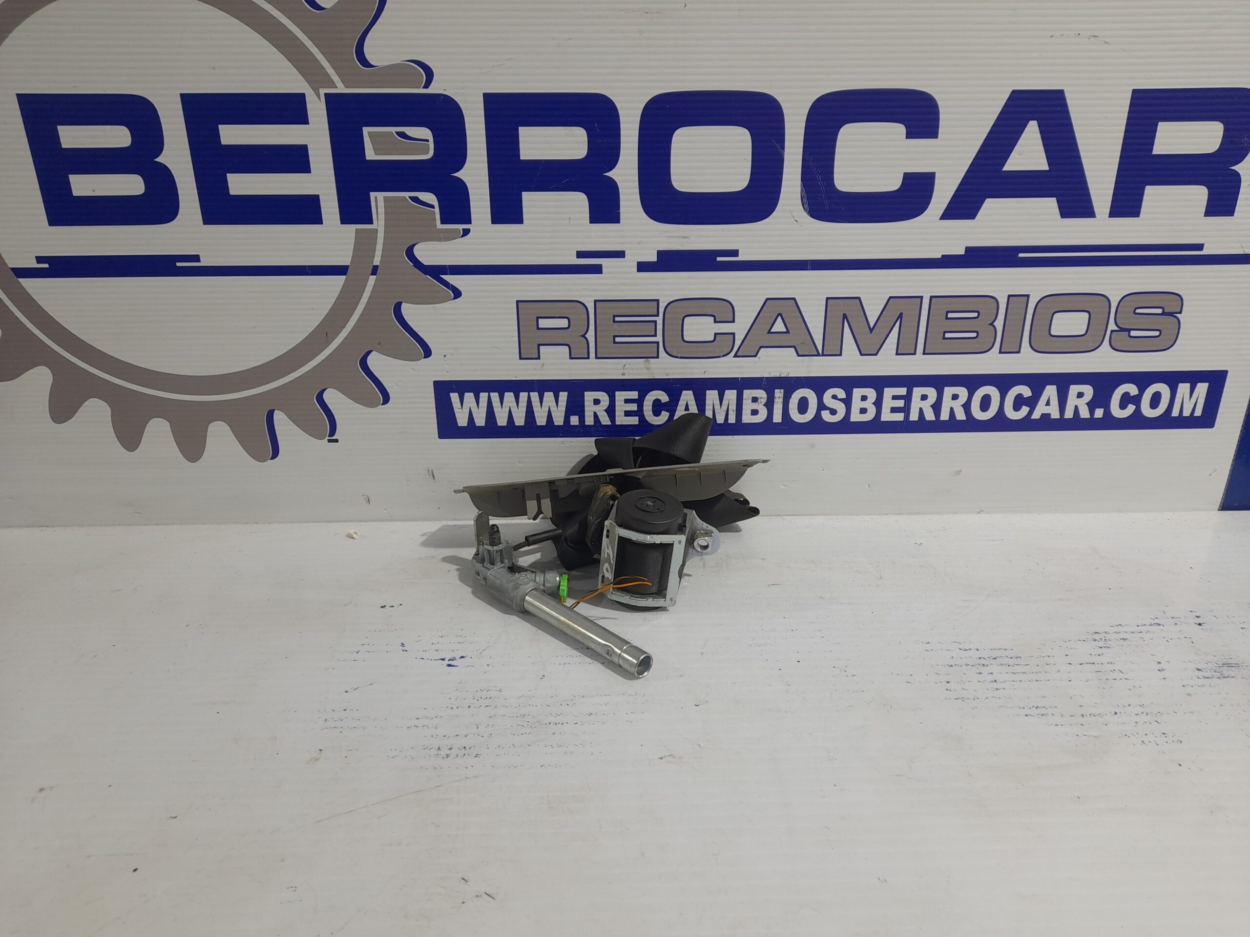 cinturon_seguridad_delantero_izquierdo_607707700d_opel_corsa_d_1_3_16v_cdti