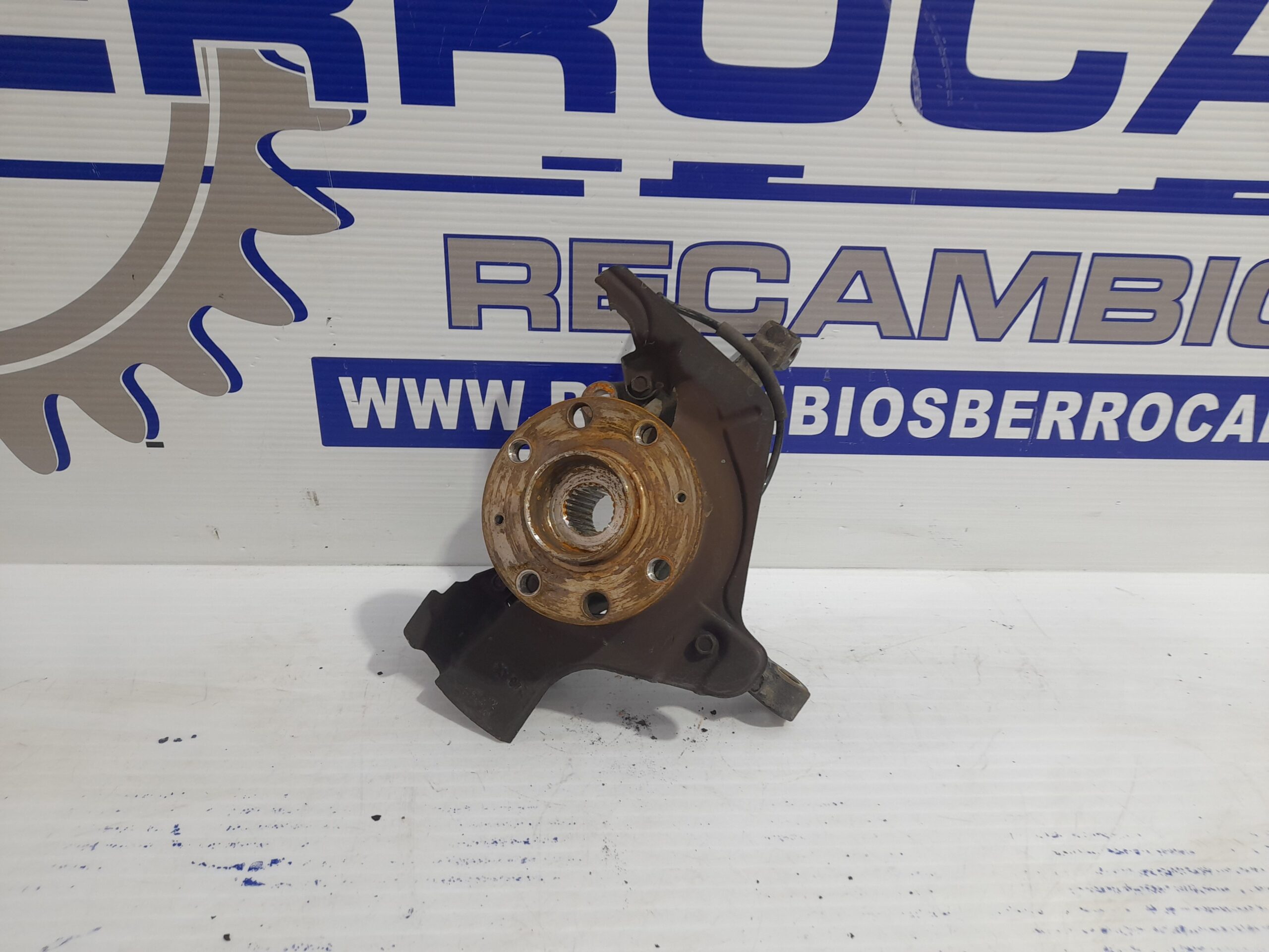 mangueta_delantera_izquierda_55703154_opel_corsa_d_1_3_16v_cdti