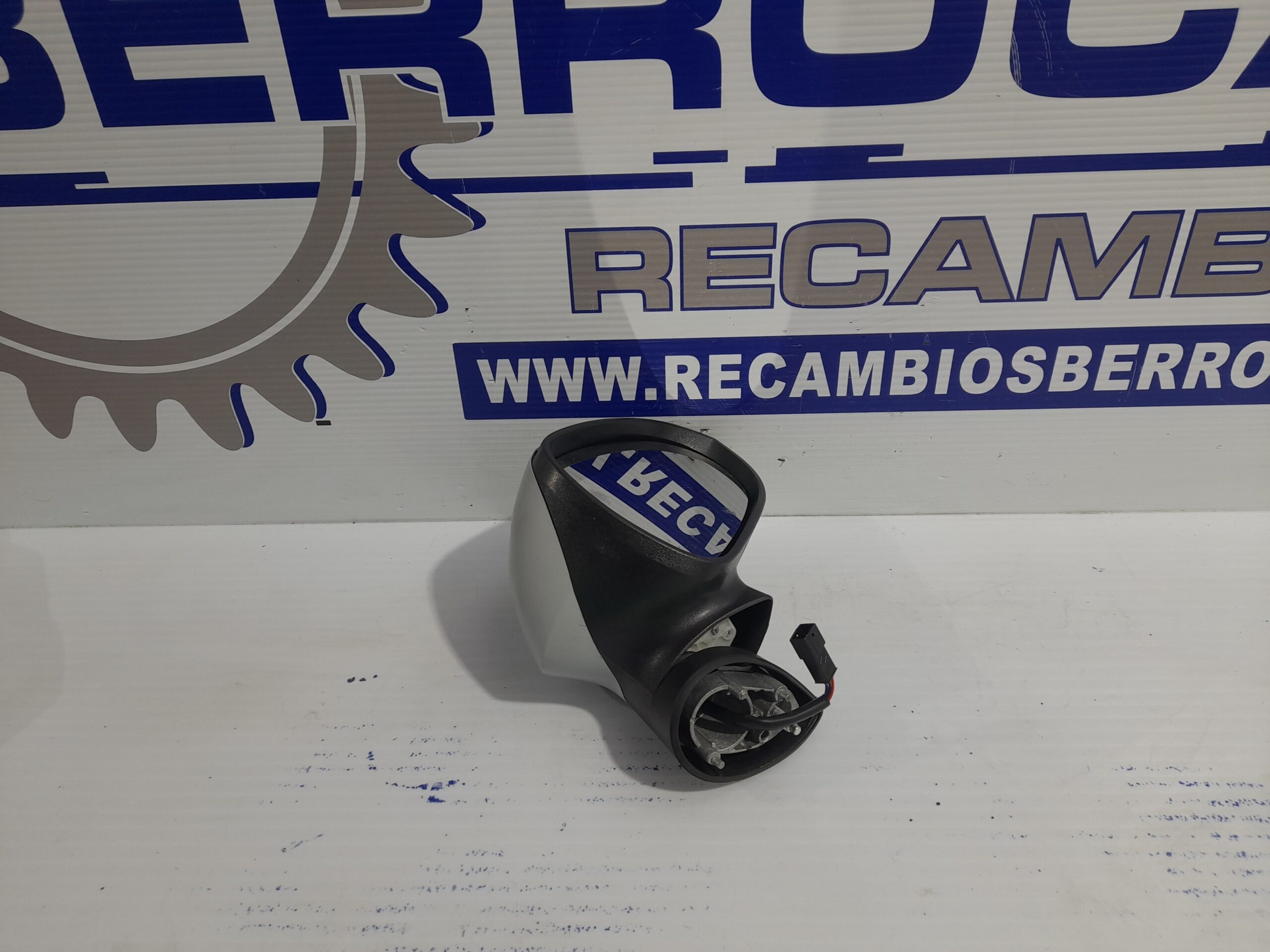 retrovisor_derecho_e4023670_seat_ibiza_st_6j8_1_2_tdi