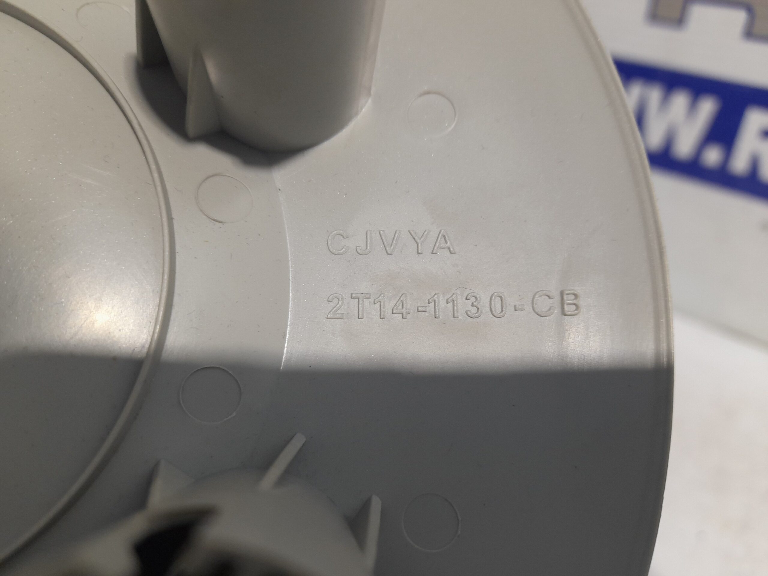 tapacubos_2t141130cb_ford_tourneo_connect_tc7_1_8_tdci_cat