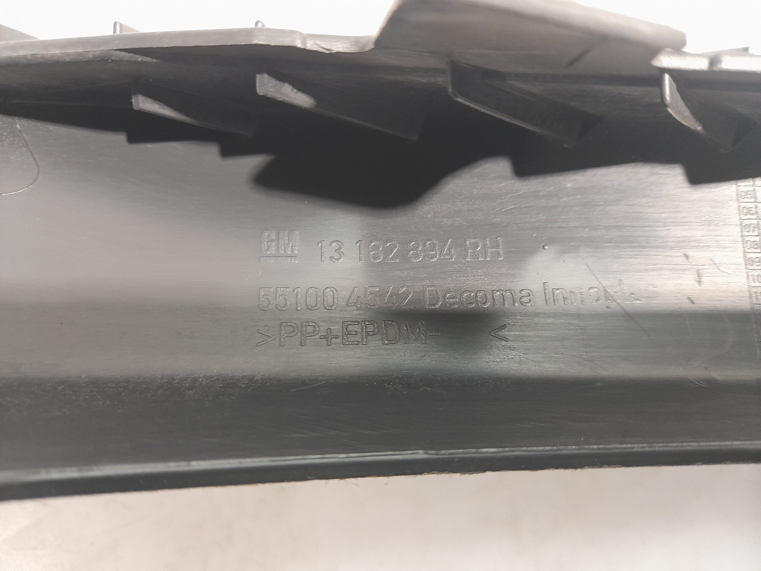 moldura_delantera_derecha_13182894r_opel_vectra_c_berlina_1_9_cdti