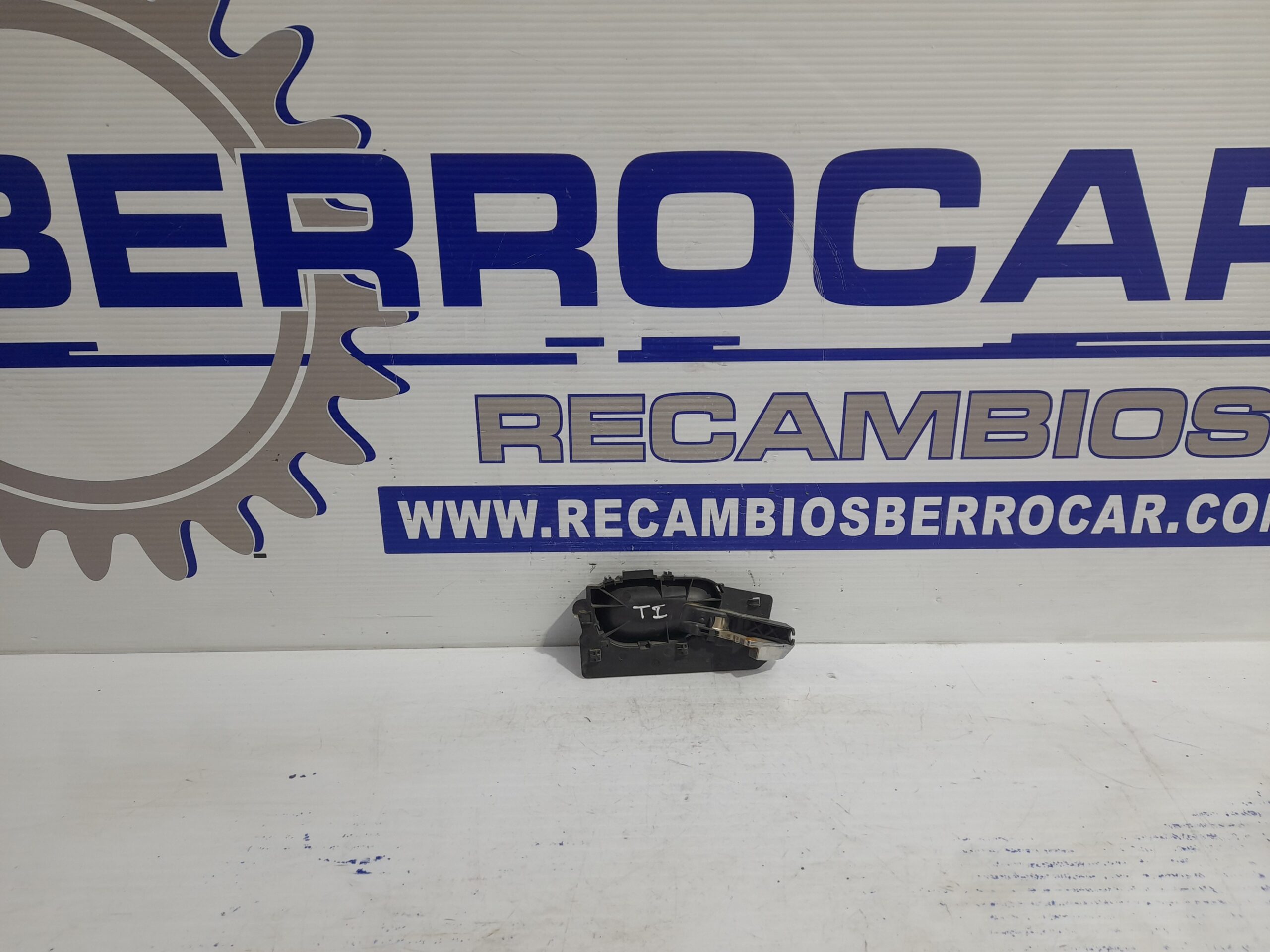 maneta_interior_trasera_izquierda_9643604577_peugeot_307_s1_2_0_hdi_cat