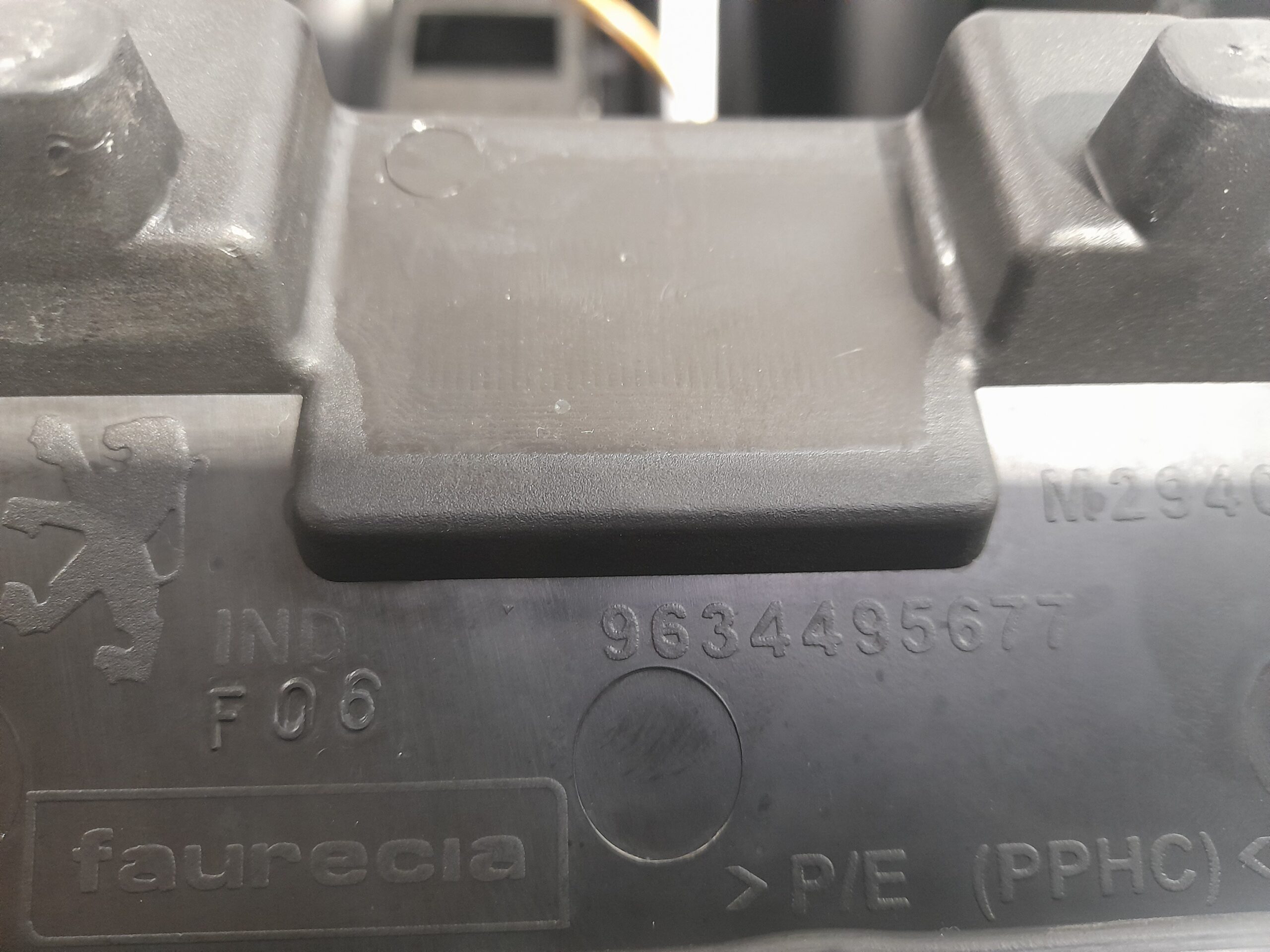 consola_central_9634495677_peugeot_307_s1_2_0_hdi_cat