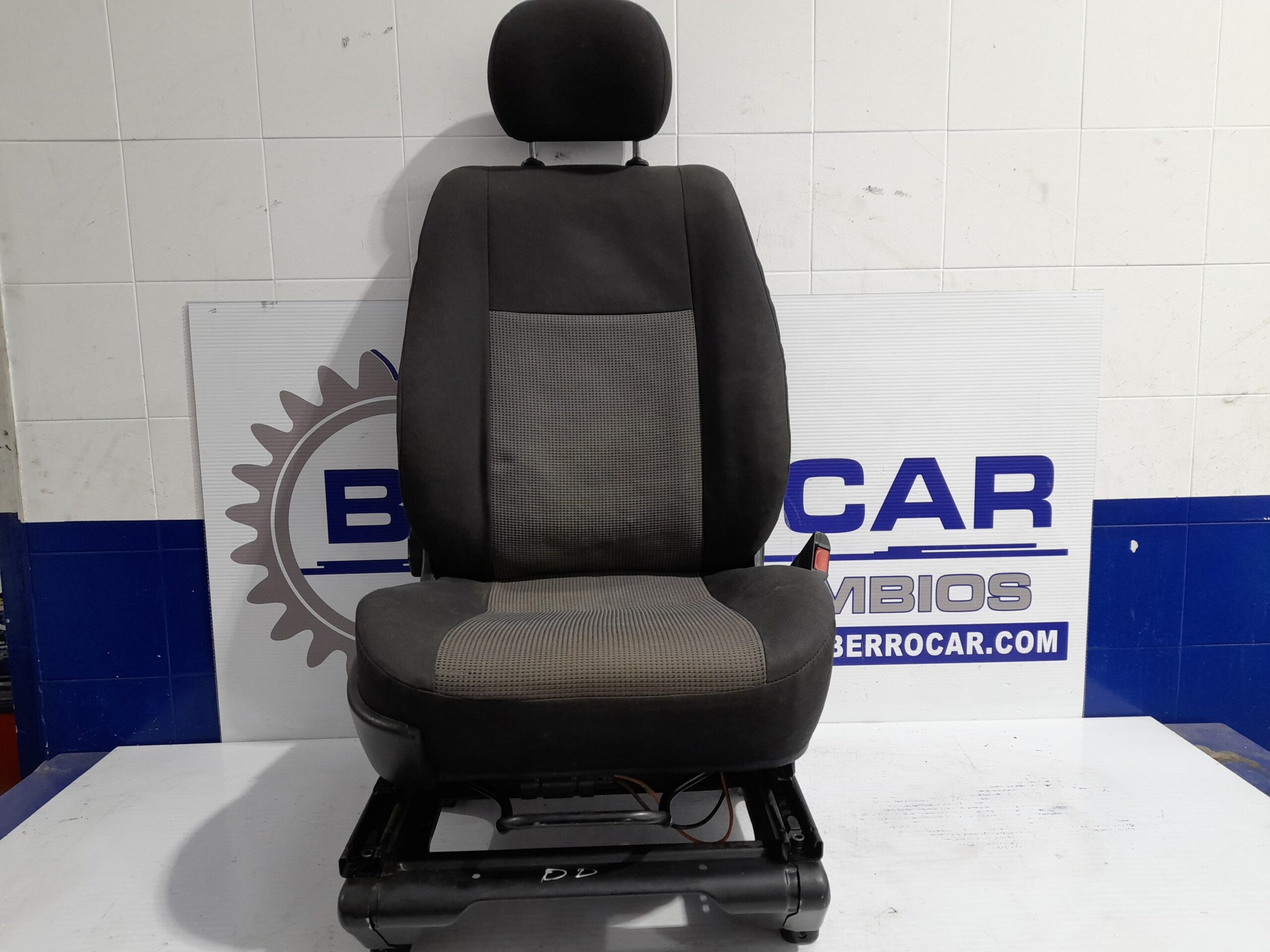 asiento_delantero_derecho_93188620_opel_zafira_a_elegance