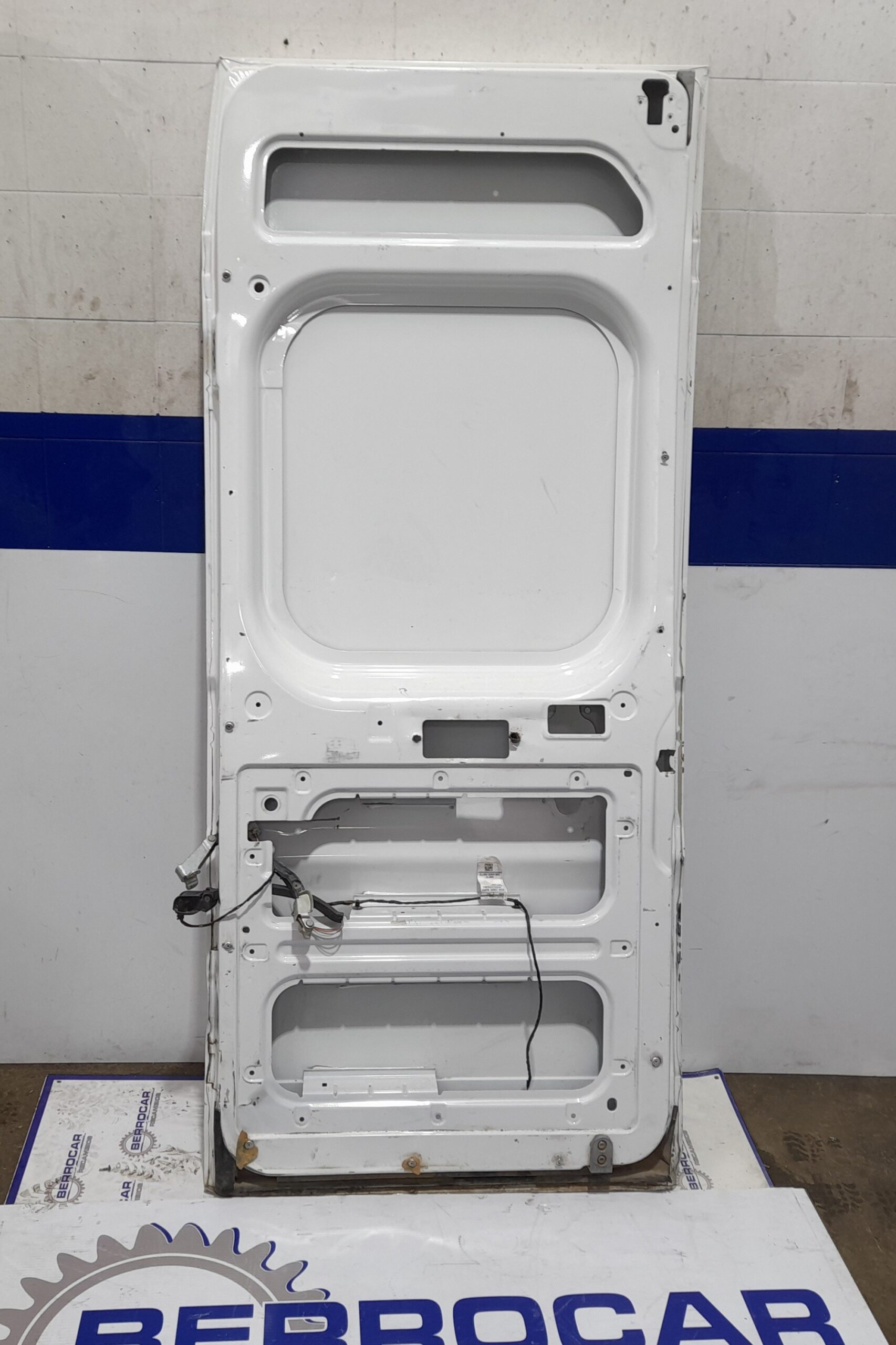 puerta_trasera_derecha_8703g2_peugeot_boxer_caja_cerrada