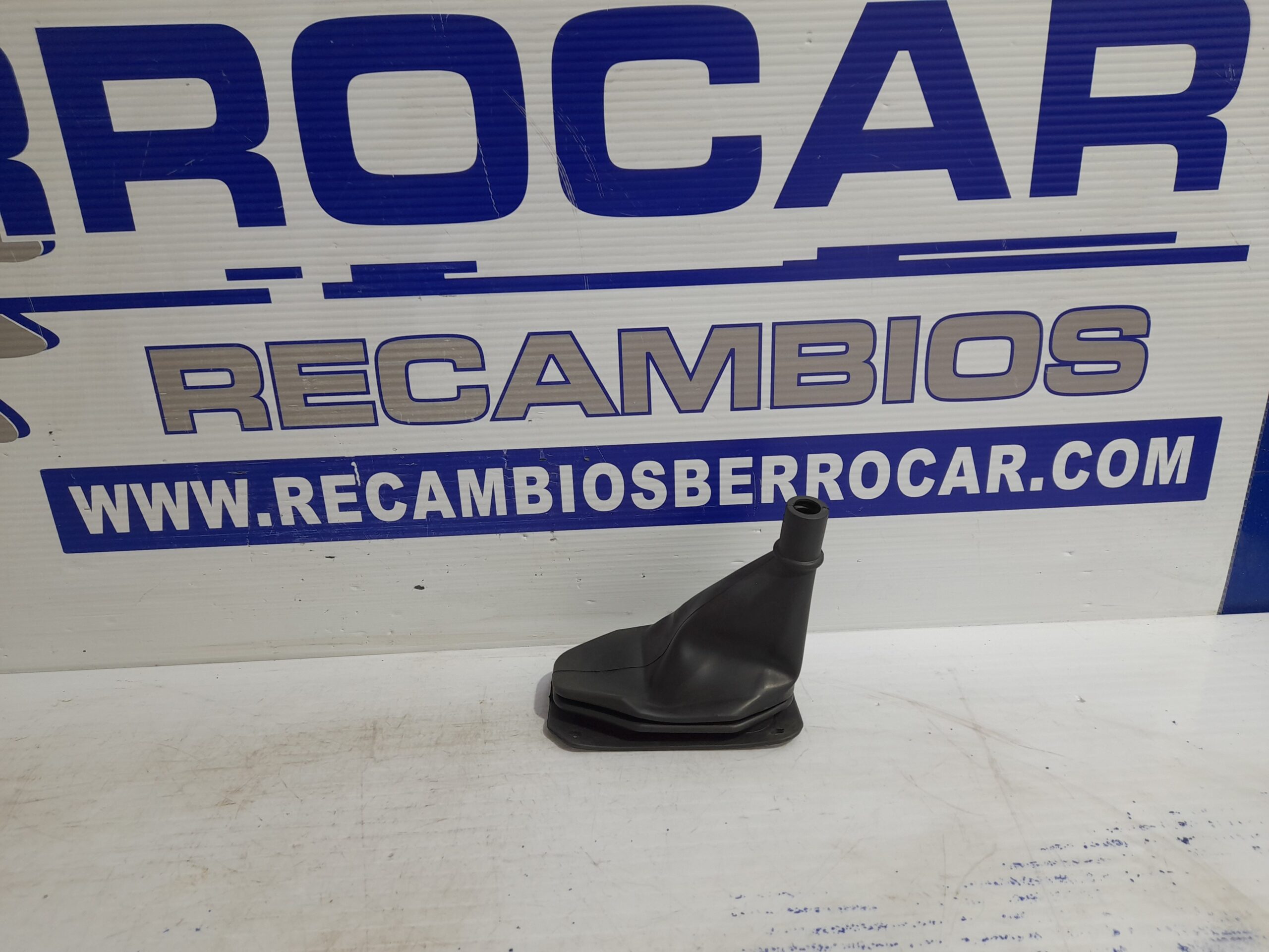 cubierta_palanca_de_cambios_4371202000_hyundai_atos_em