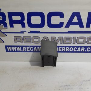 cenicero_a63968002589f75_mercedes_benz_vito_w639_basic_combi