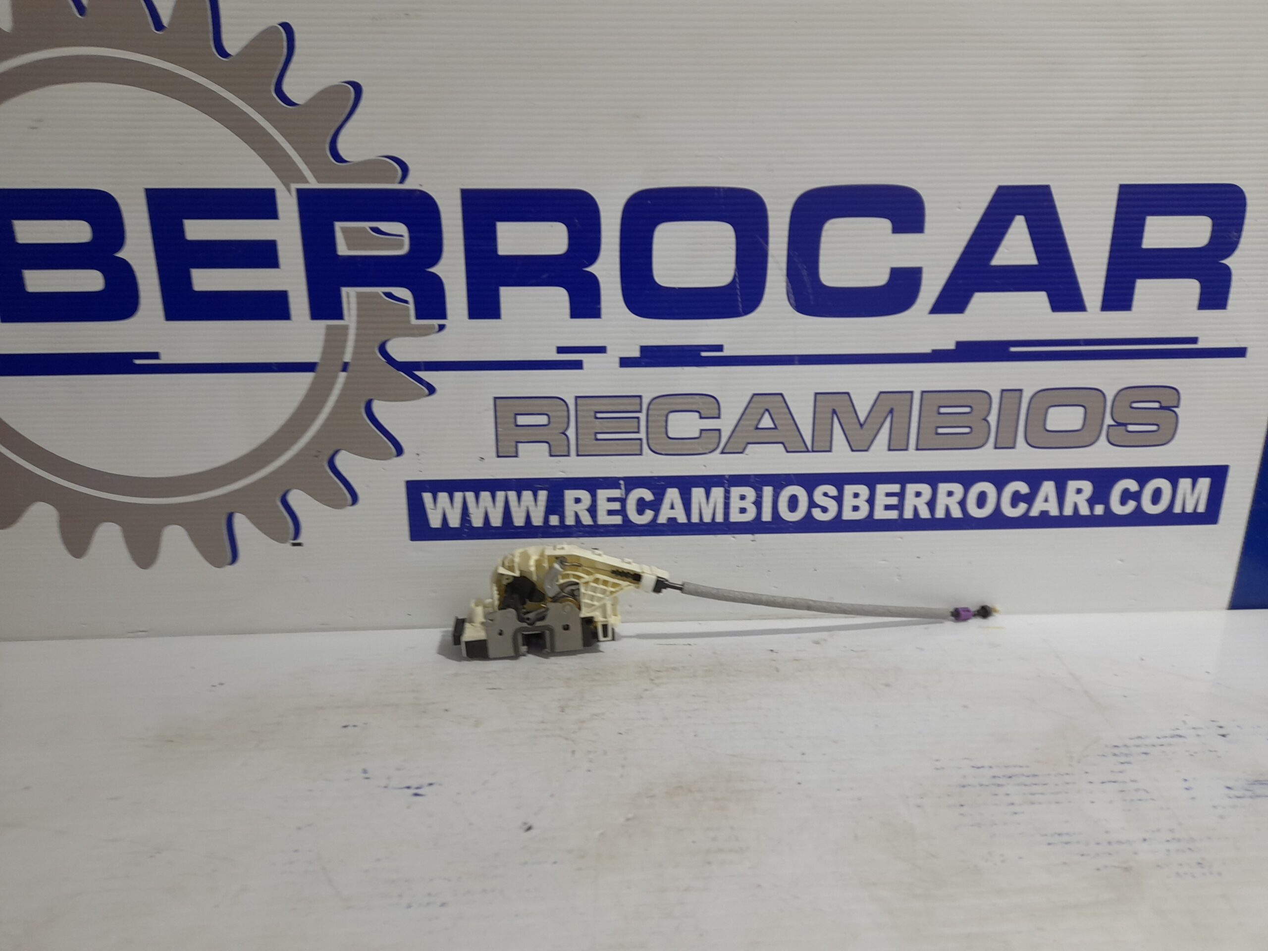 cerradura_puerta_trasera_izquierda_a2047302735_mercedes_benz_clase_a_w176