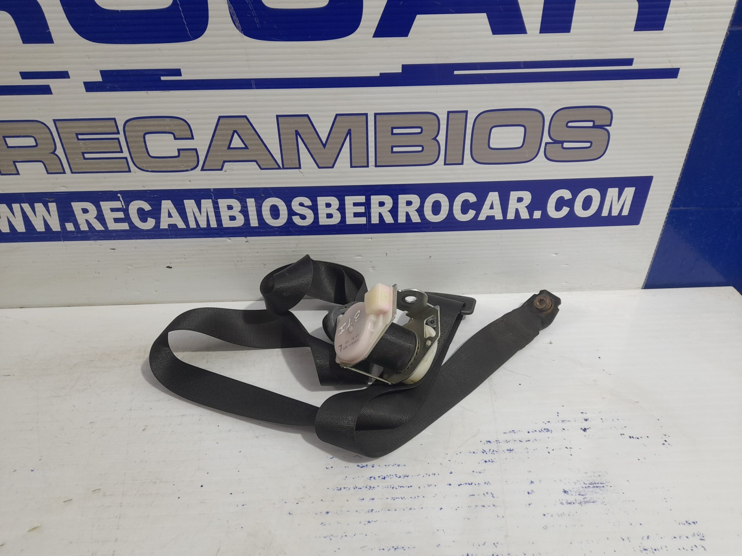 cinturon_seguridad_trasero_izquierdo_030804_opel_zafira_a_elegance