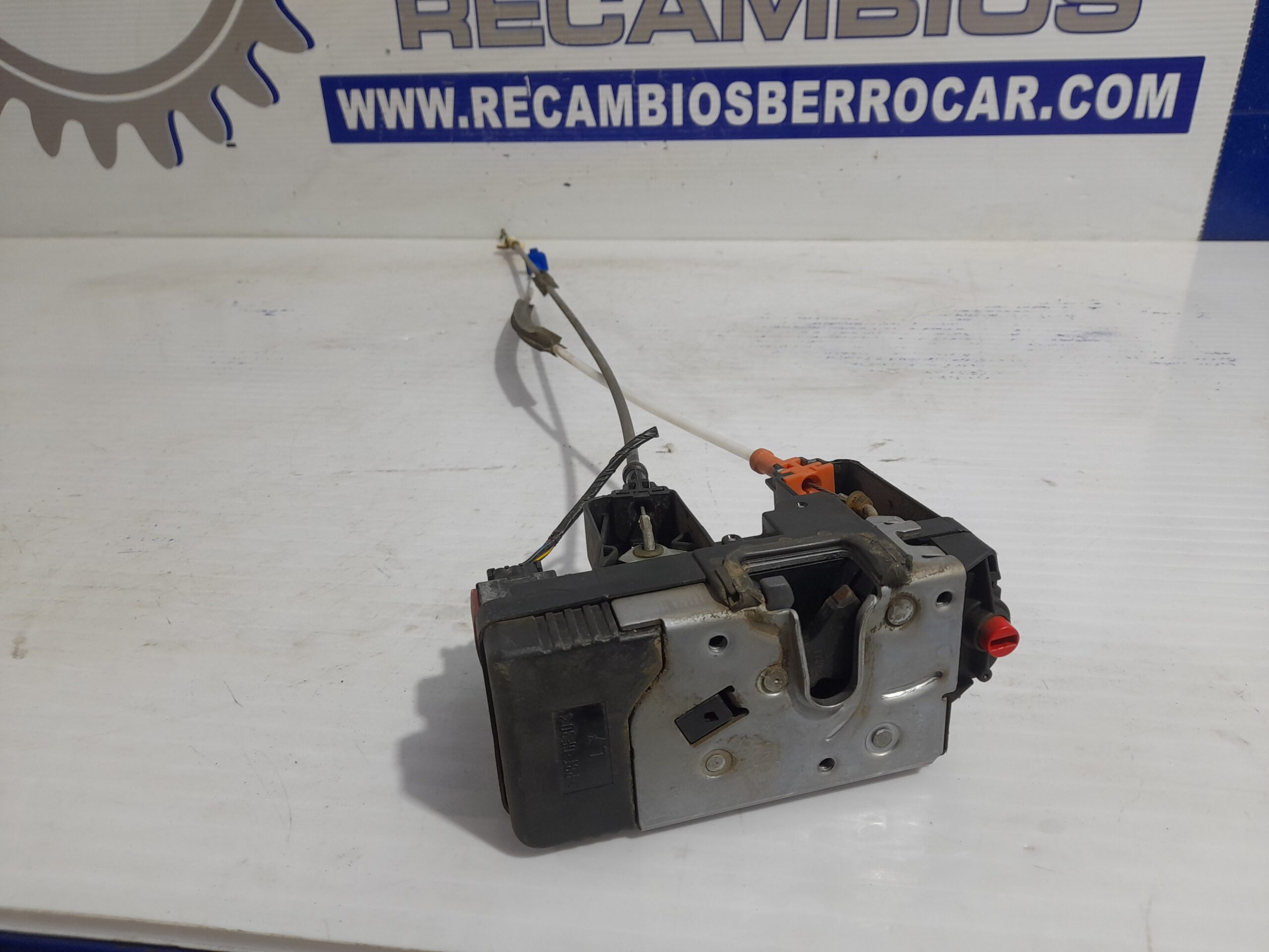 cerradura_puerta_trasera_izquierda_24414134_opel_zafira_a_elegance