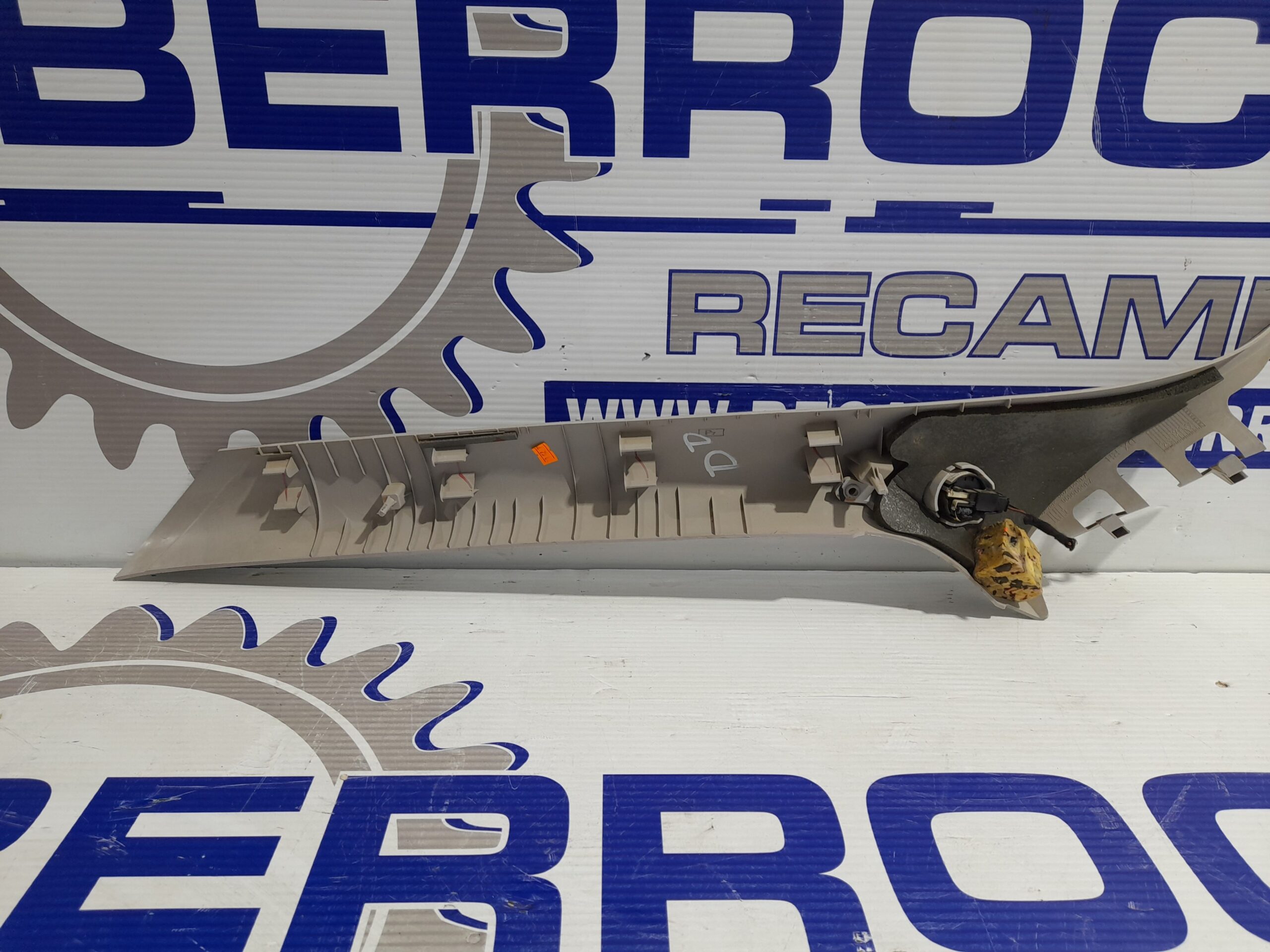 moldura_delantera_derecha_735595700_fiat_doblo_ii_cargo_263_1_3_16v_m_jet_cat