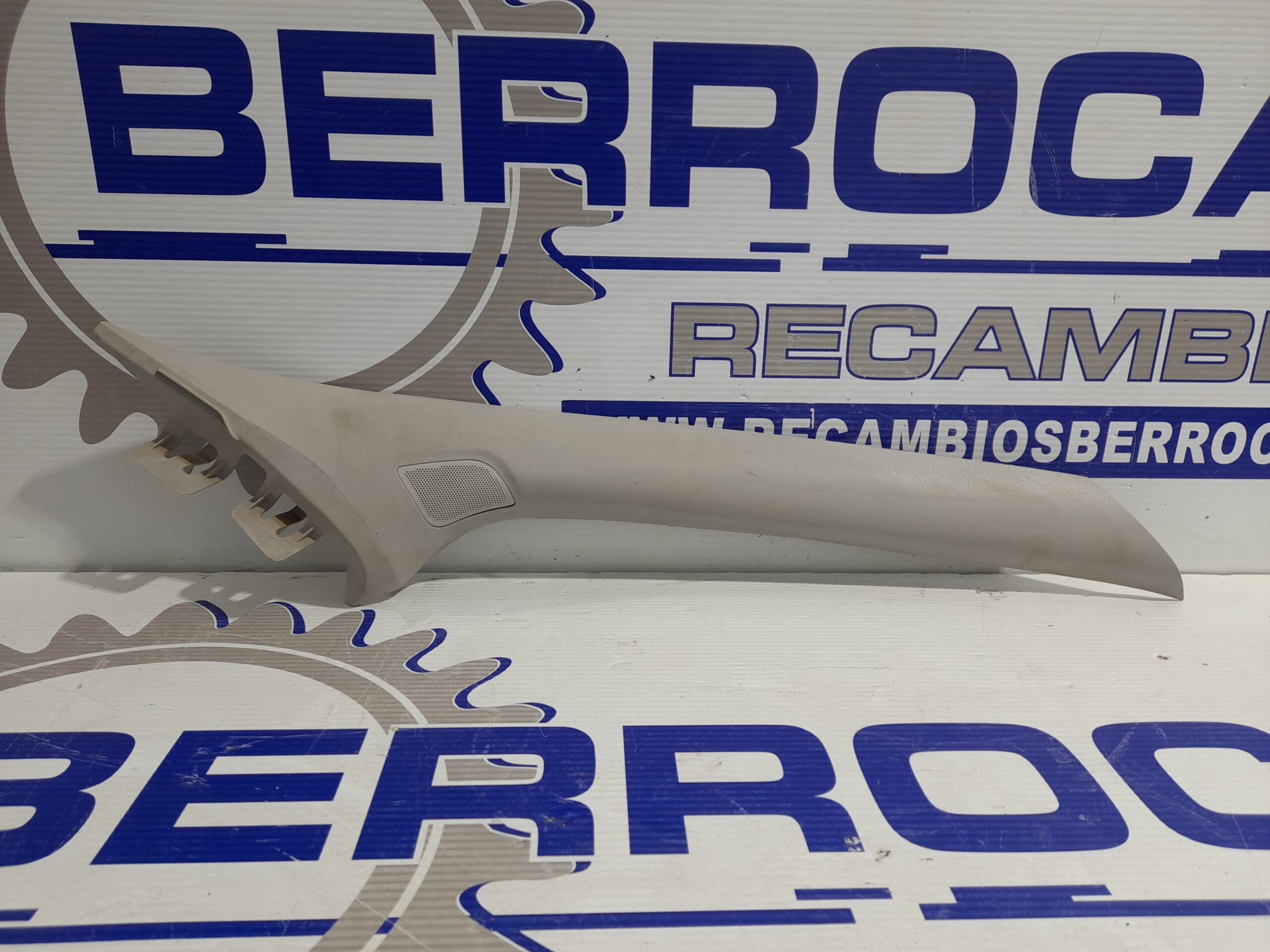 moldura_delantera_derecha_735595700_fiat_doblo_ii_cargo_263_1_3_16v_m_jet_cat