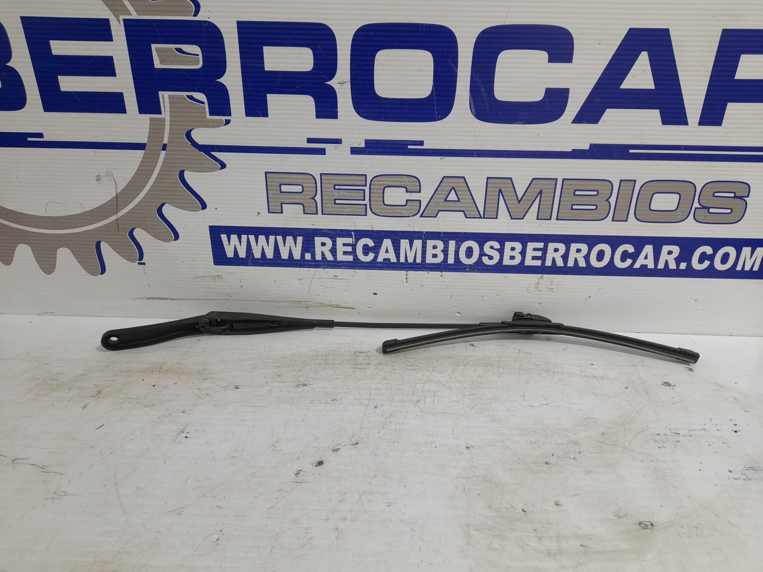 brazo_limpia_delantero_derecho_13111220_opel_astra_h_ber_1_7_16v_cdti