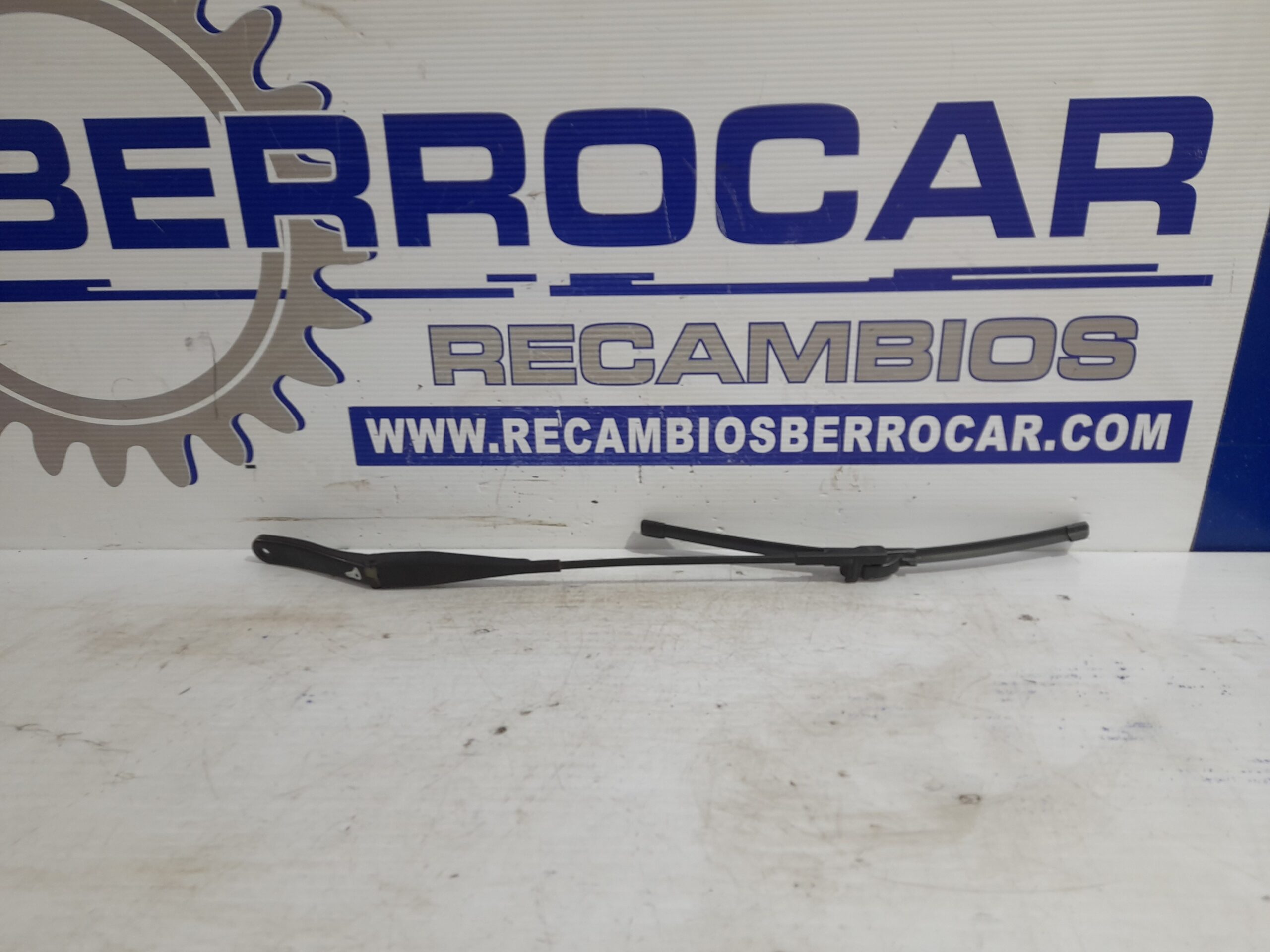 brazo_limpia_delantero_derecho_13111220_opel_astra_h_ber_1_7_16v_cdti