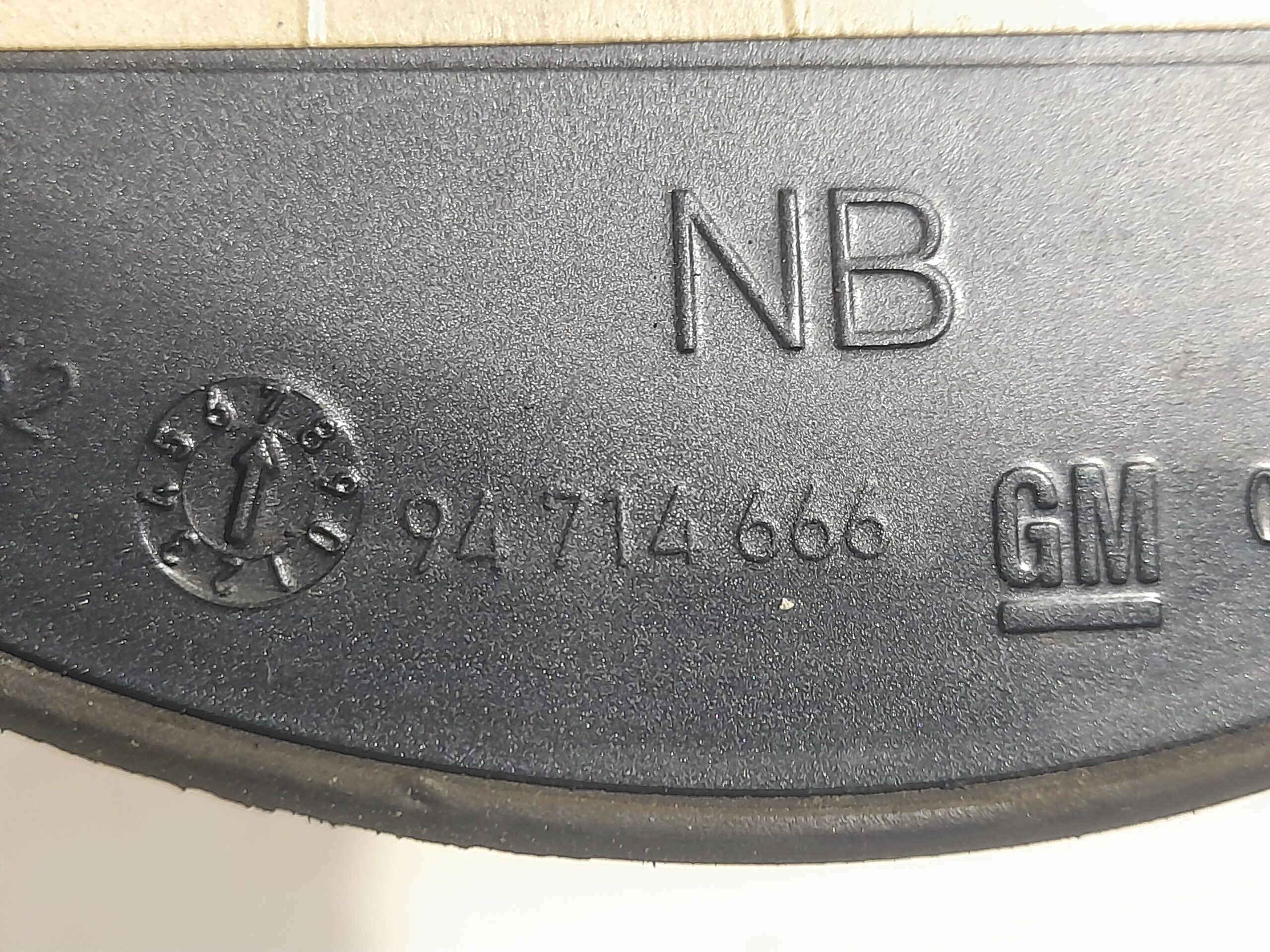 tapa_exterior_combustible_94714666_opel_astra_h_ber_1_7_16v_cdti