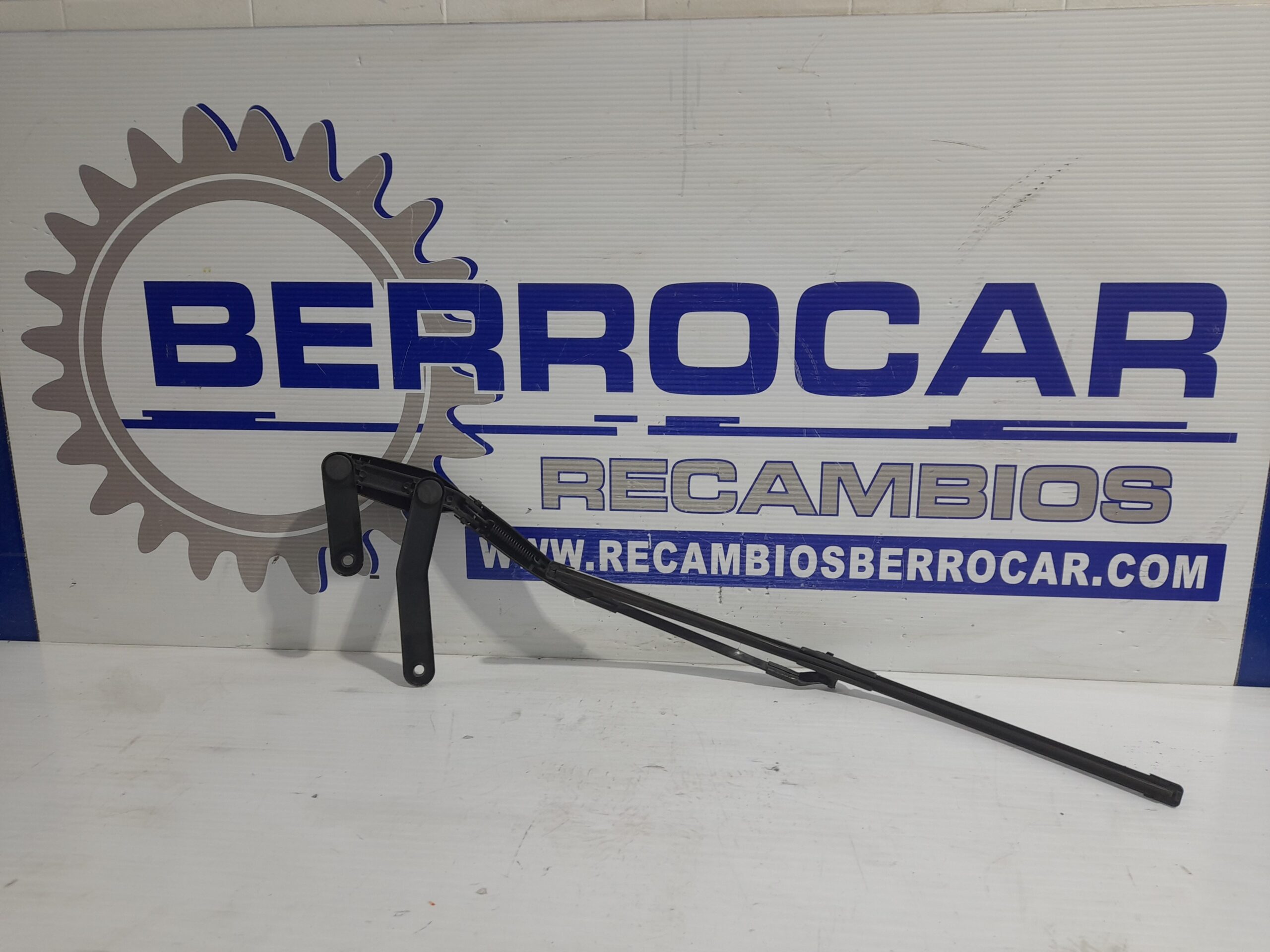 brazo_limpia_delantero_derecho_3392125703_mercedes_benz_clase_e_w212_lim_2_1_cdi_cat