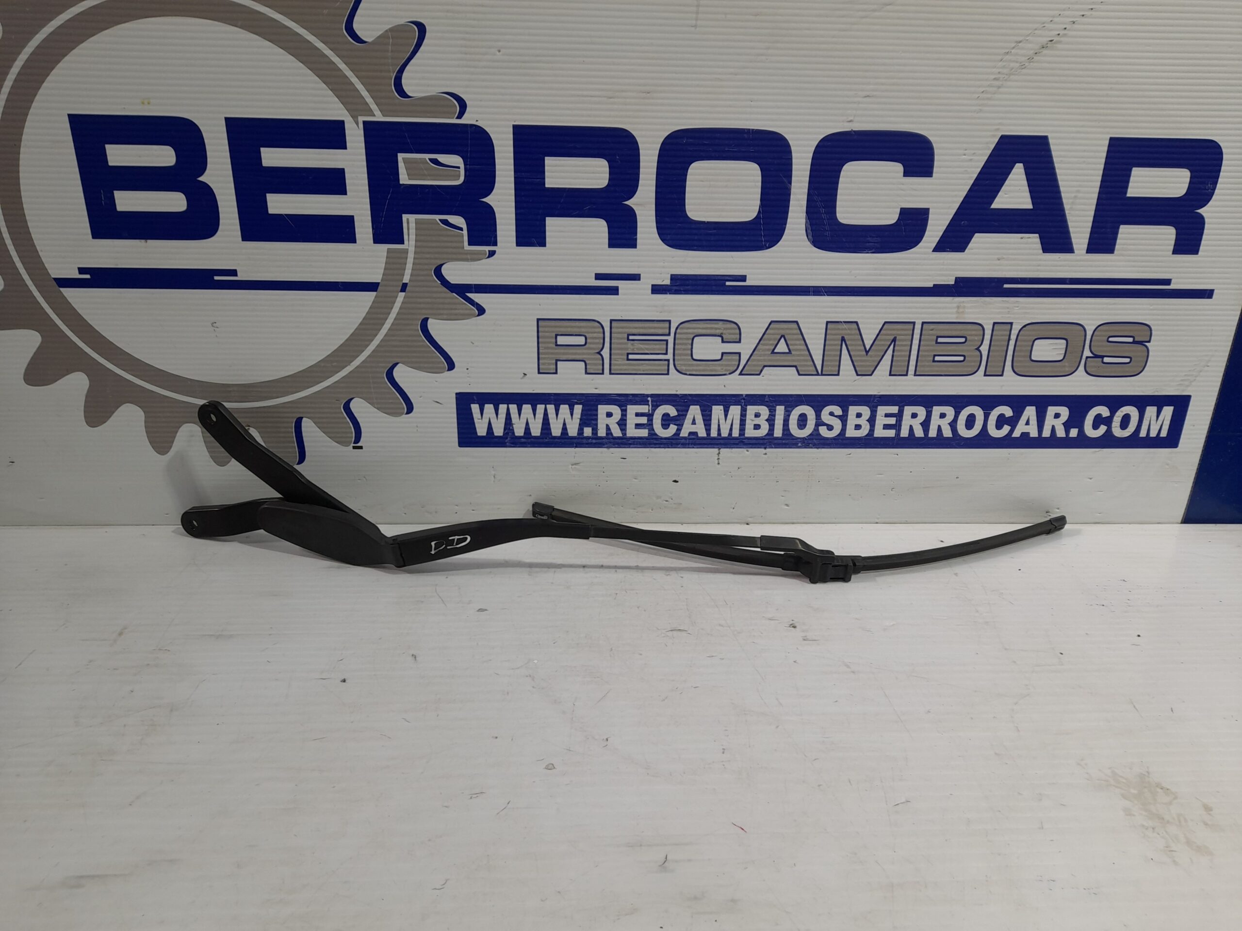 brazo_limpia_delantero_derecho_3392125703_mercedes_benz_clase_e_w212_lim_2_1_cdi_cat