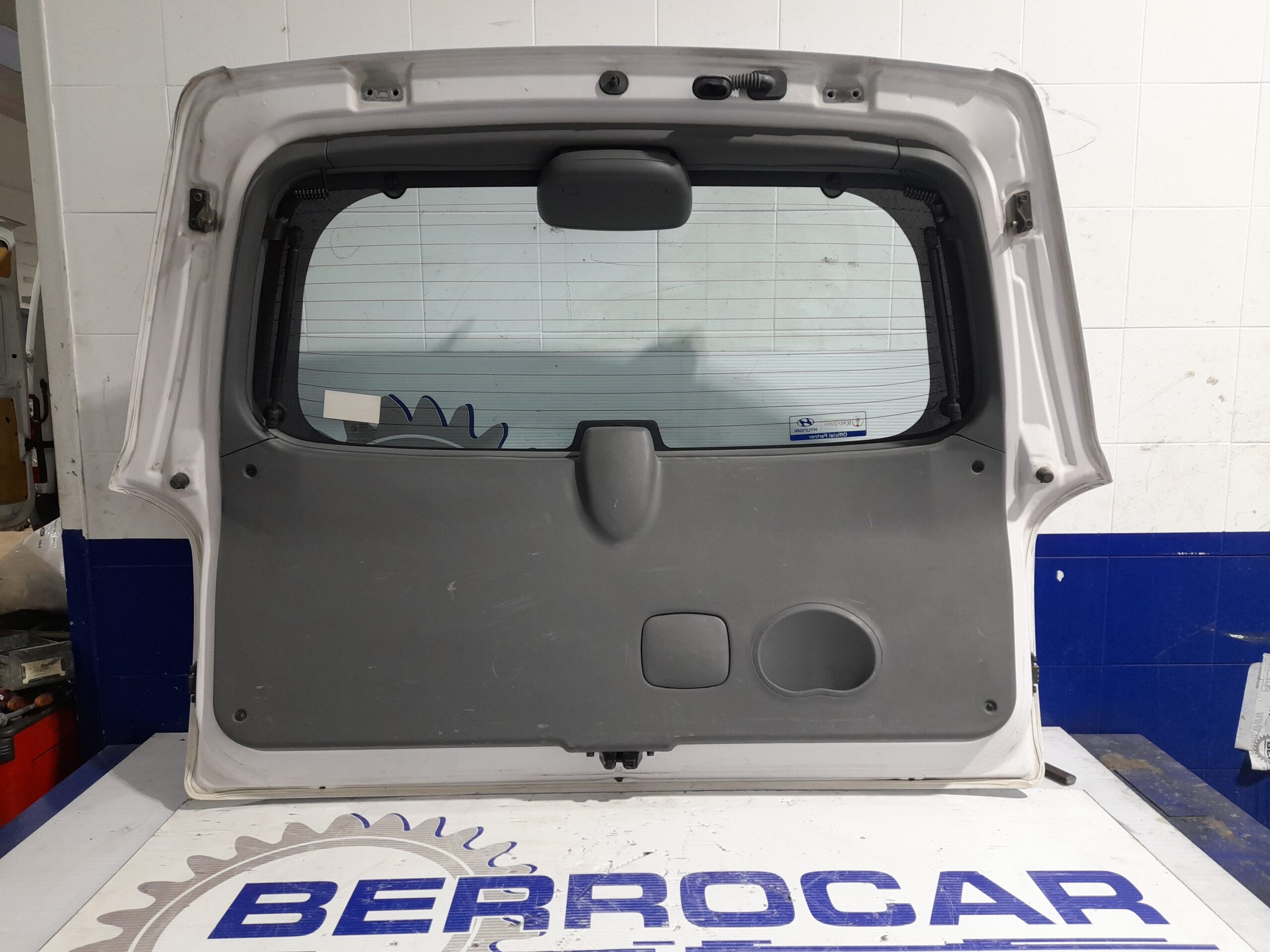 porton_trasero_7370026090_cristal_de_regalo_hyundai_santa_fe_sm_2_0_crdi_cat