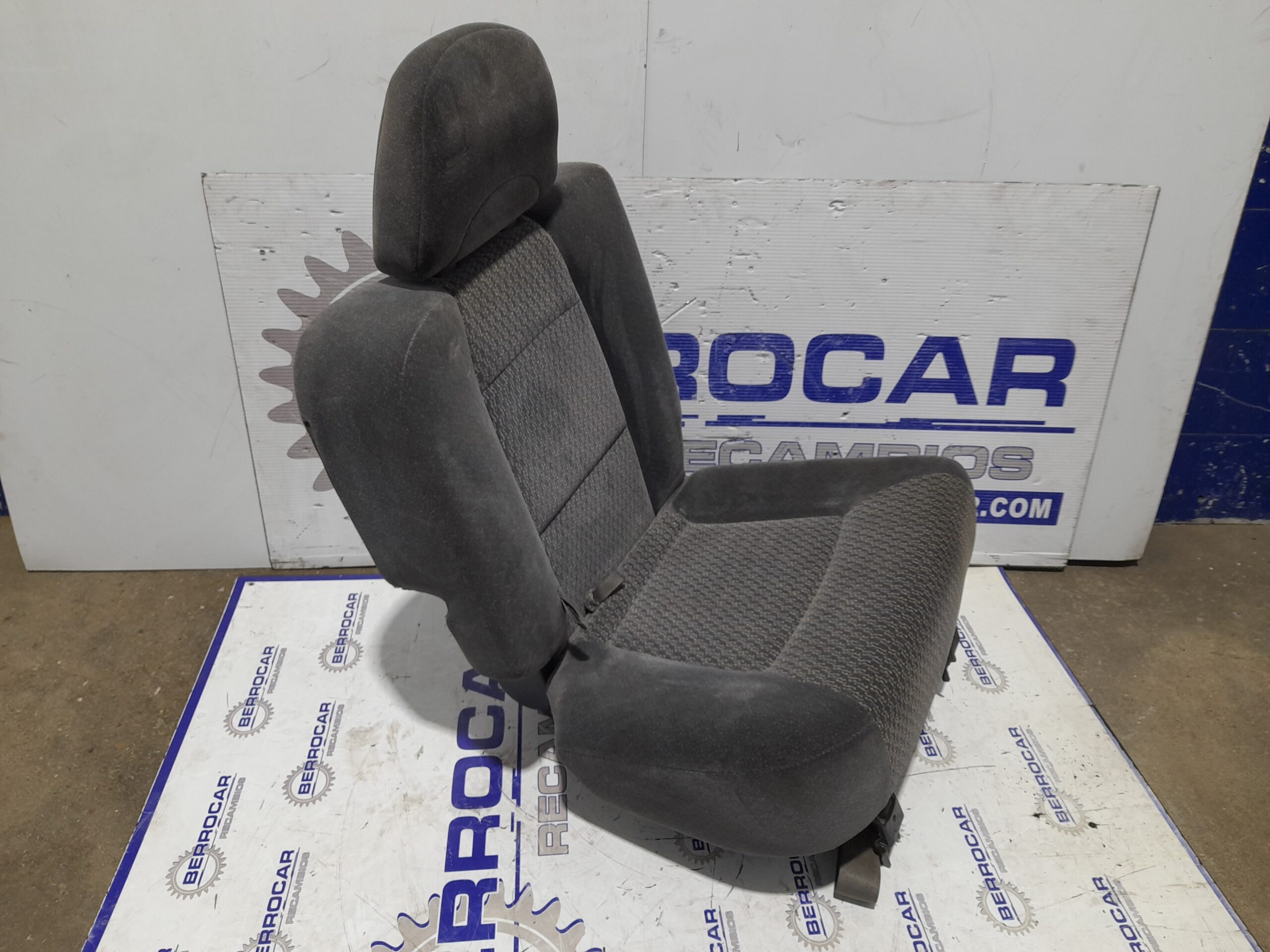 asientos_trasero_derecho_8945026000_hyundai_santa_fe_sm_2_0_crdi_cat