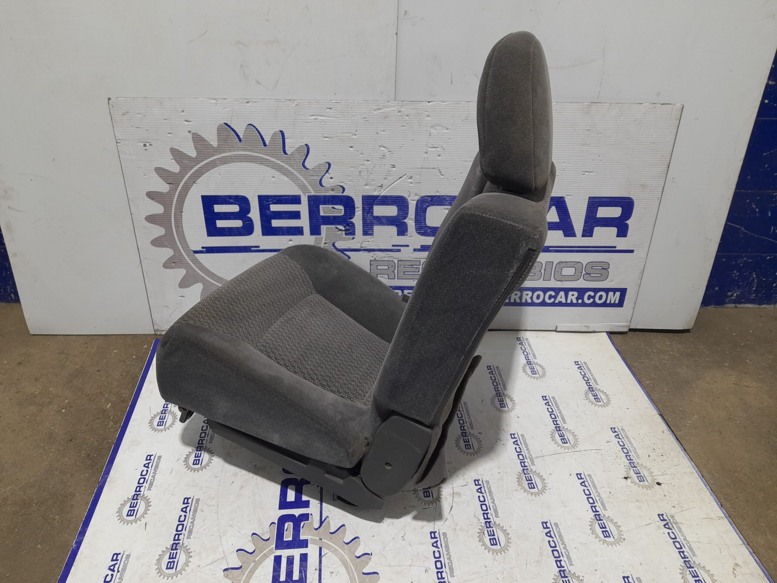 asientos_trasero_derecho_8945026000_hyundai_santa_fe_sm_2_0_crdi_cat