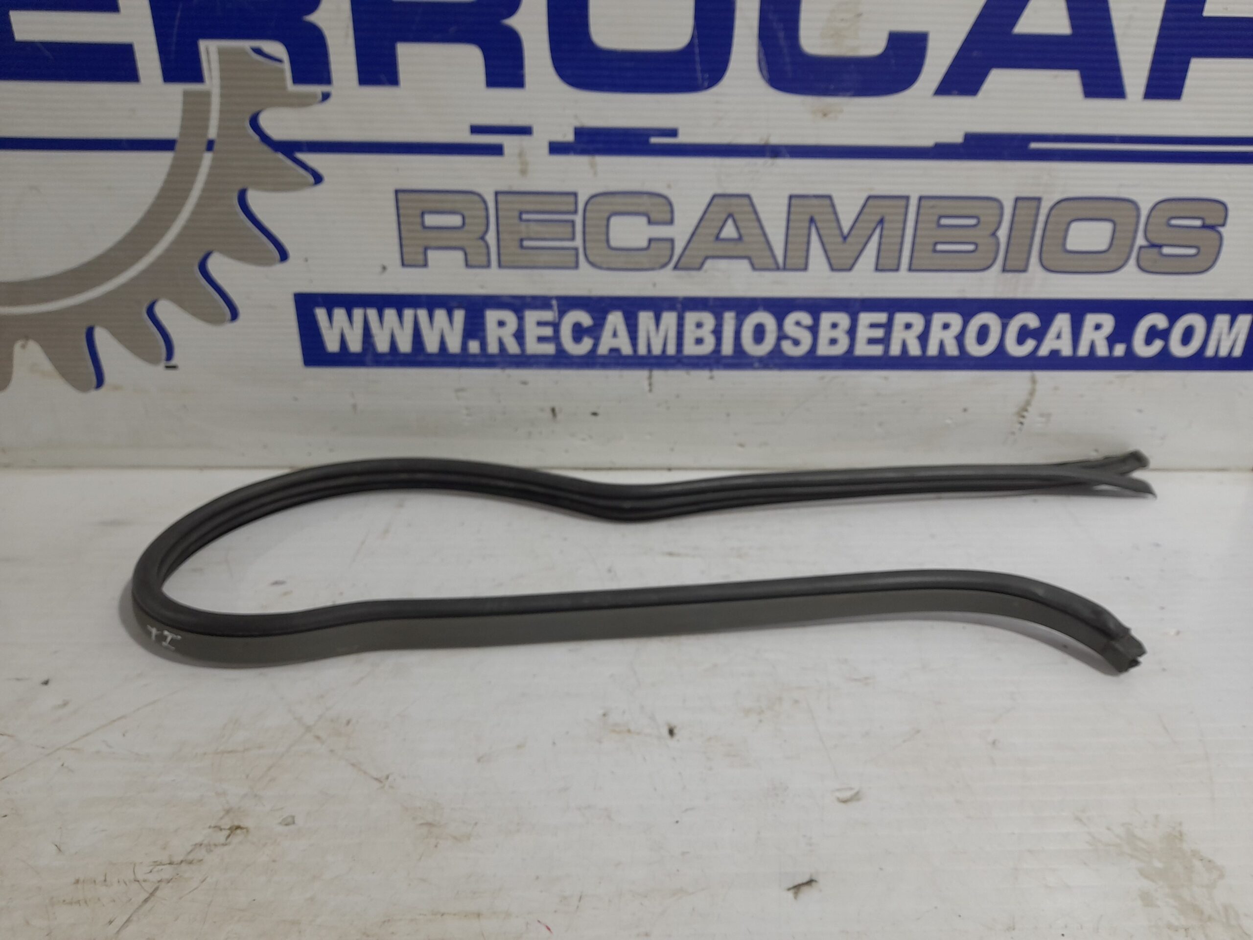 goma_contorno_8312026000yd_hyundai_santa_fe_sm_2_0_crdi_cat