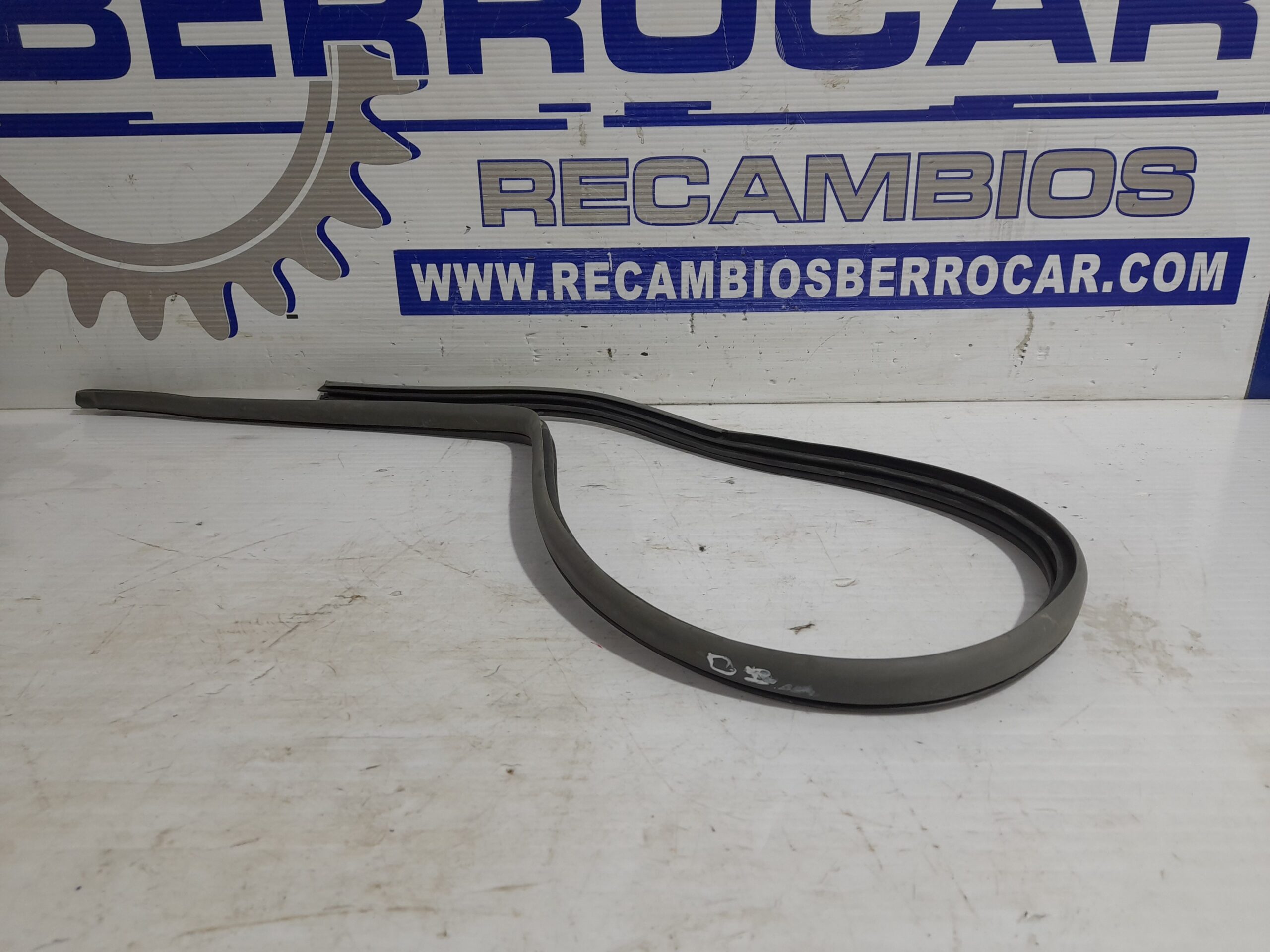 goma_contorno_8312026000yd_hyundai_santa_fe_sm_2_0_crdi_cat