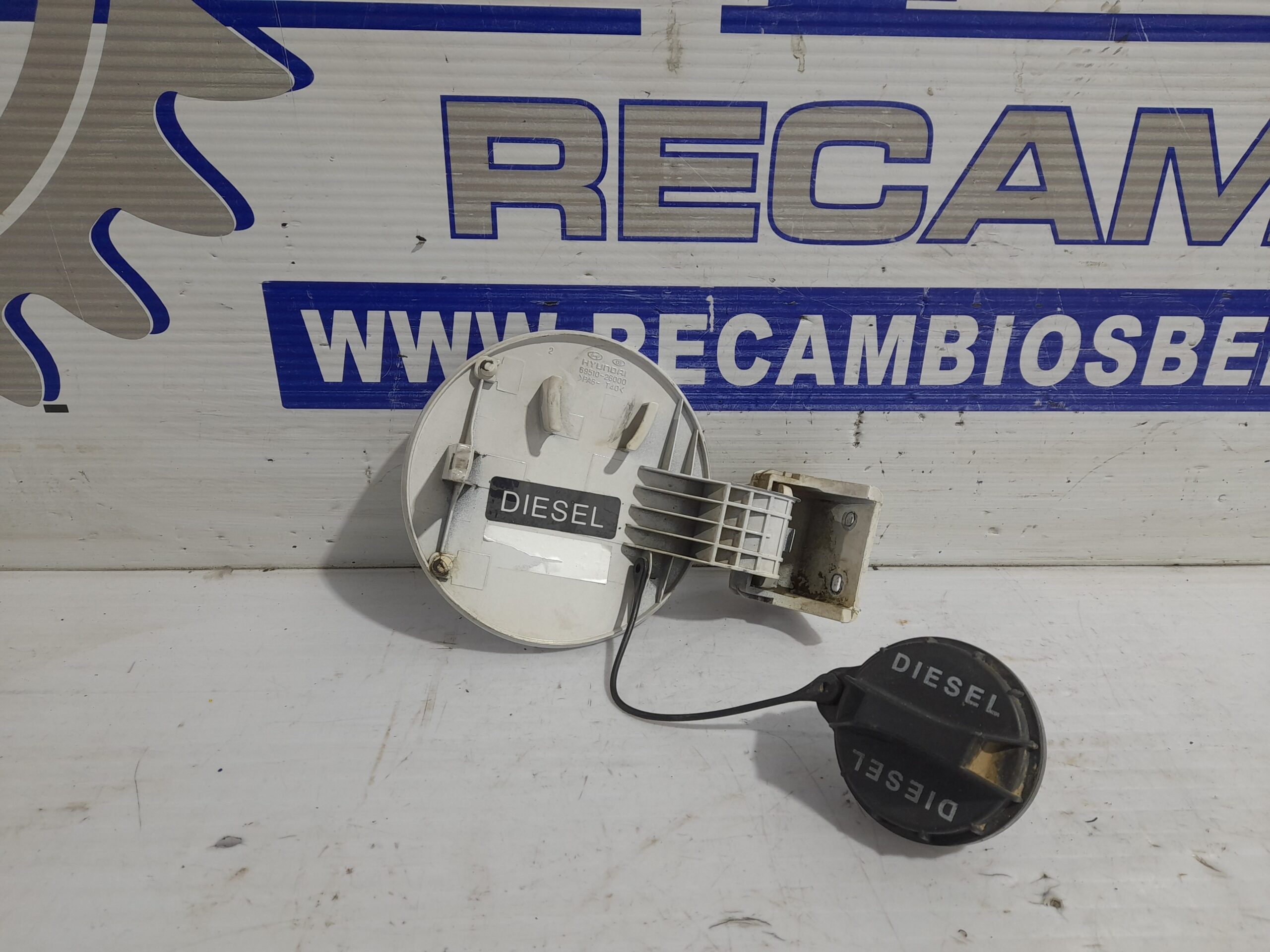 tapa_exterior_combustible_6951026000_hyundai_santa_fe_sm_2_0_crdi_cat