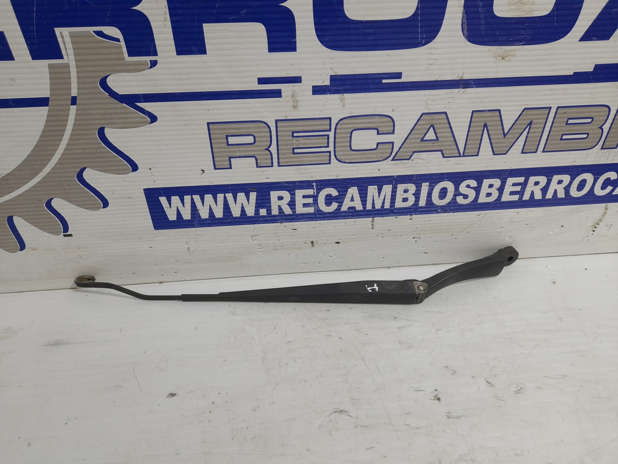 brazo_limpia_delantero_izquierdo_f00s51f006_kia_sportage_2_0_turbodiesel_cat