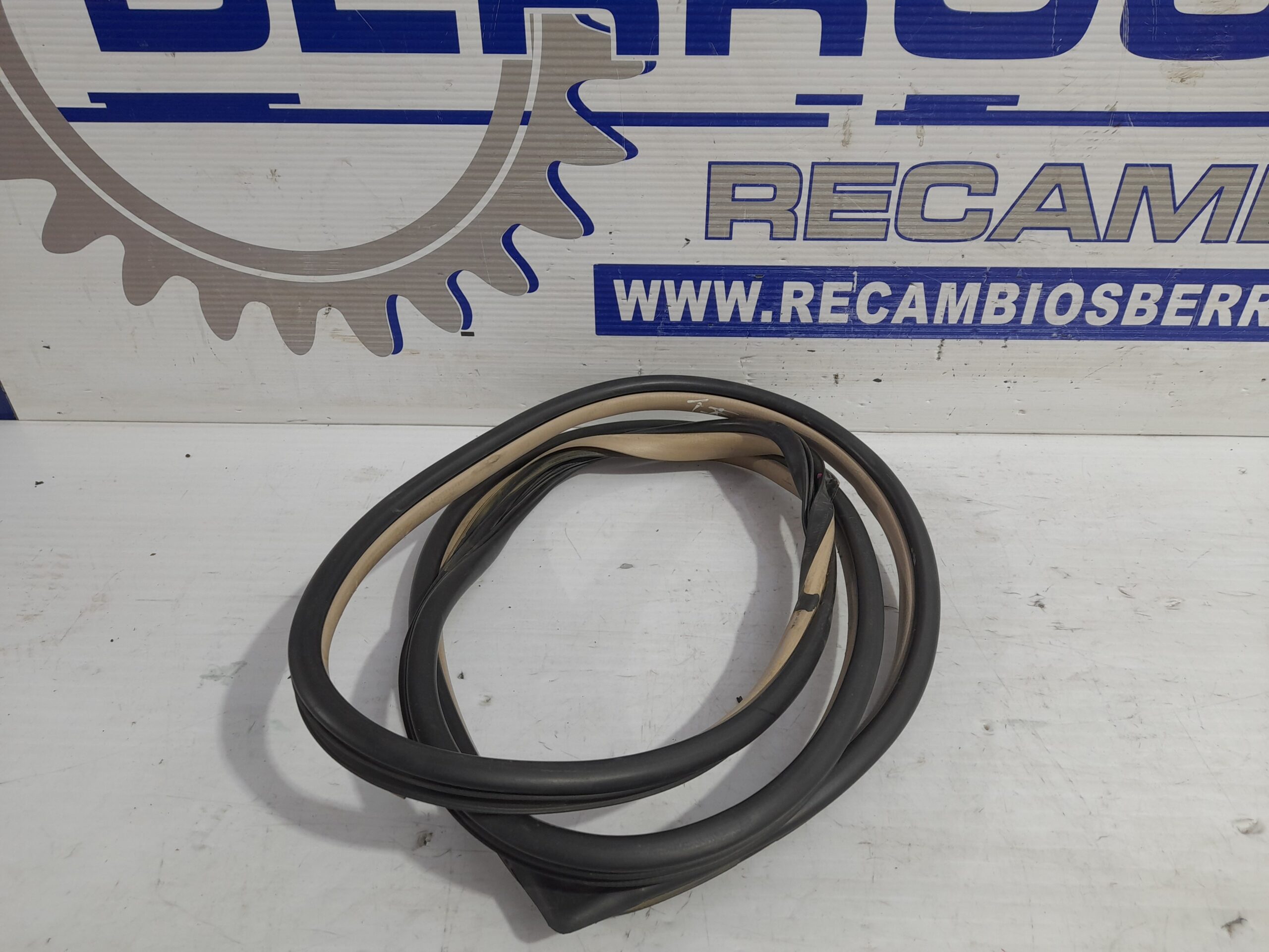 goma_contorno_goma_contorno_kia_sportage_2_0_turbodiesel_cat