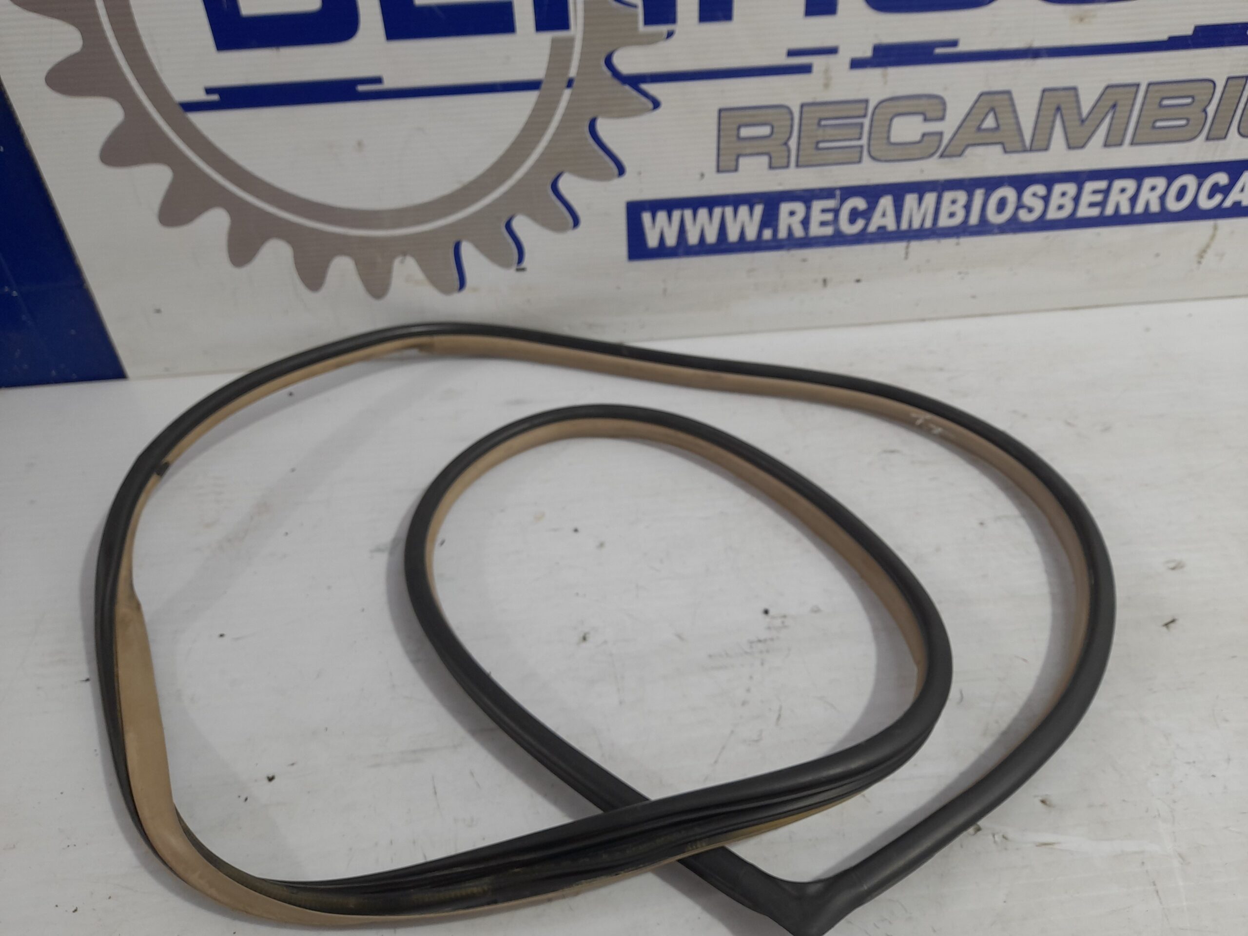 goma_contorno_goma_contorno_kia_sportage_2_0_turbodiesel_cat