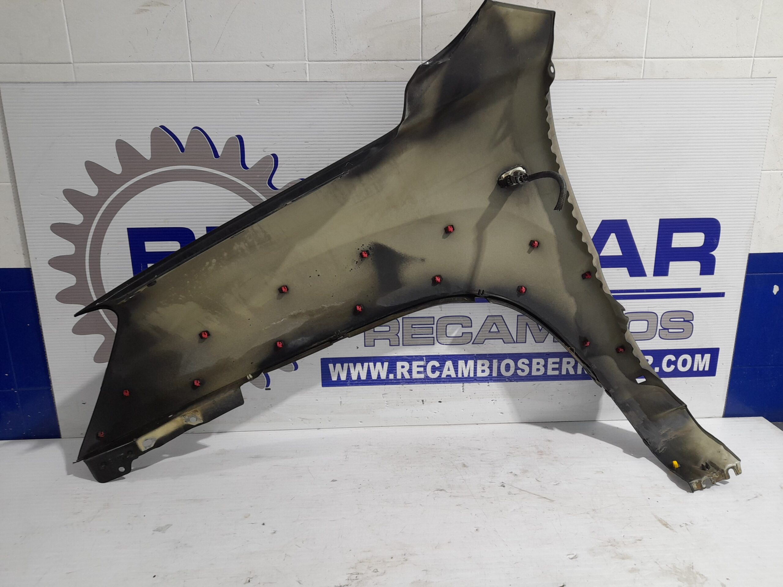 aleta_delantera_derecha_663211f130_kia_sportage_2_0_turbodiesel_cat