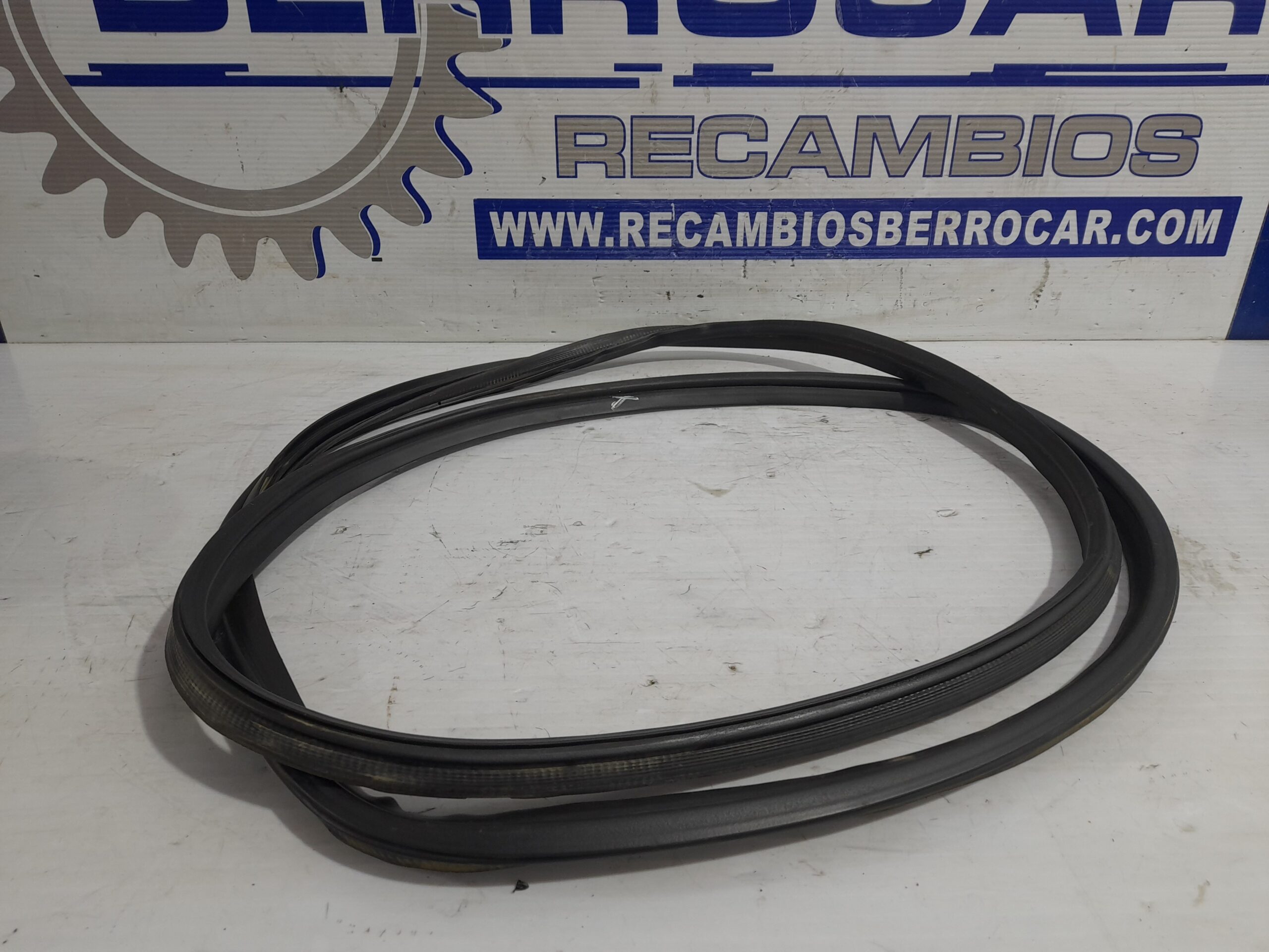 goma_contorno_83130f1000_kia_sportage_2_0_turbodiesel_cat