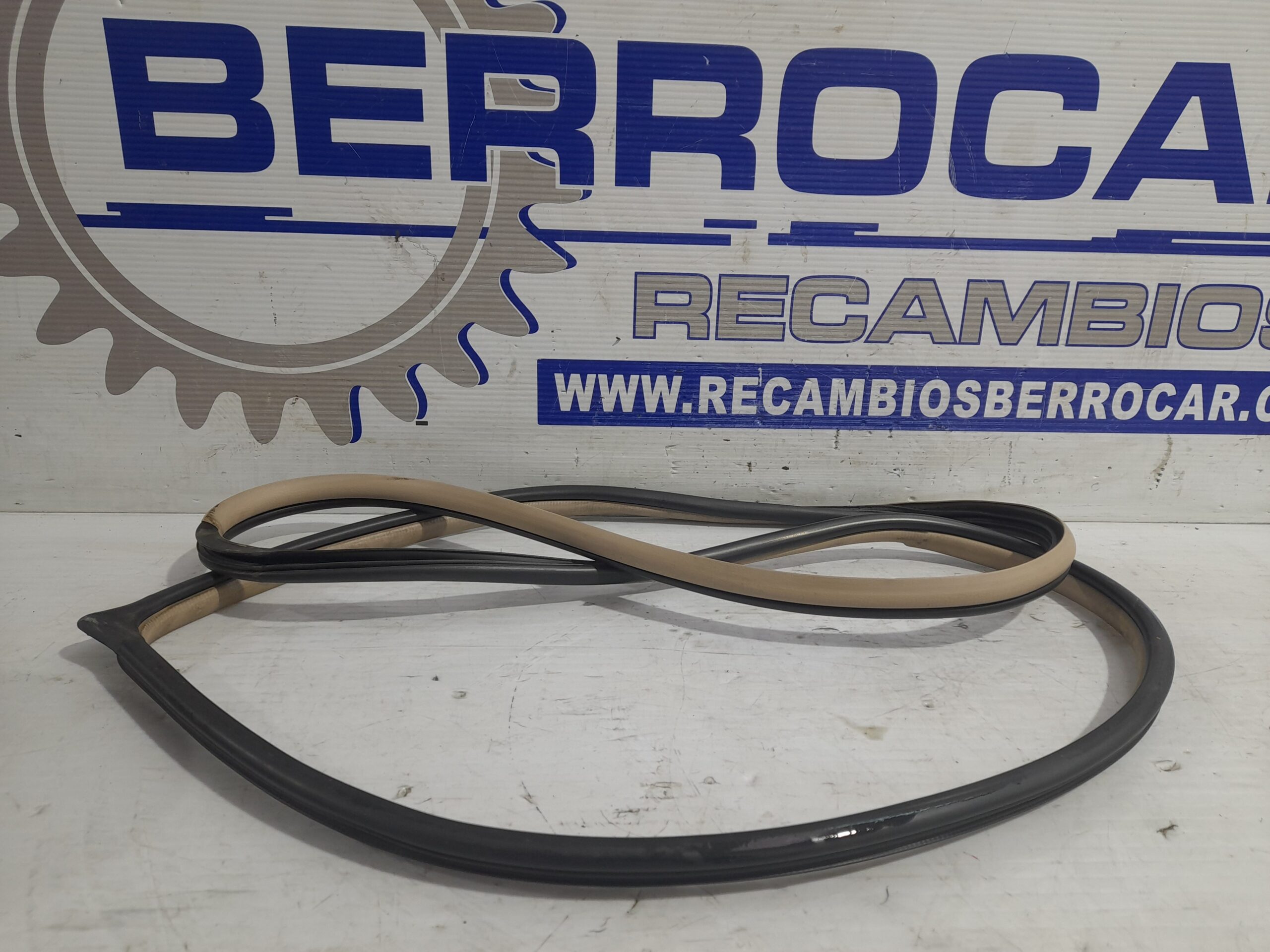 goma_contorno_83130f1000_kia_sportage_2_0_turbodiesel_cat