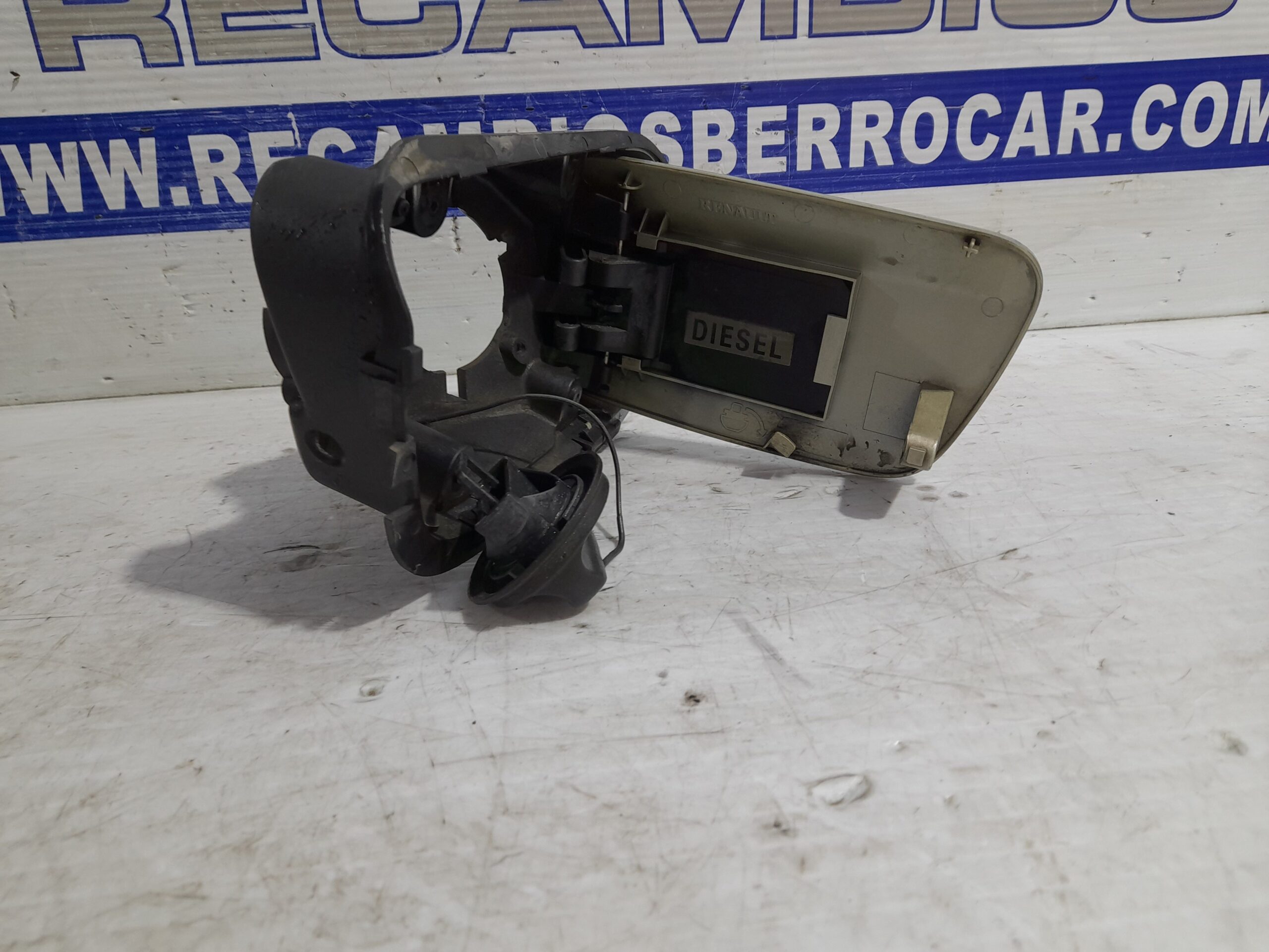 tapa_exterior_combustible_8200002162_renault_laguna_ii_bg0_1_9_dci_diesel_fap