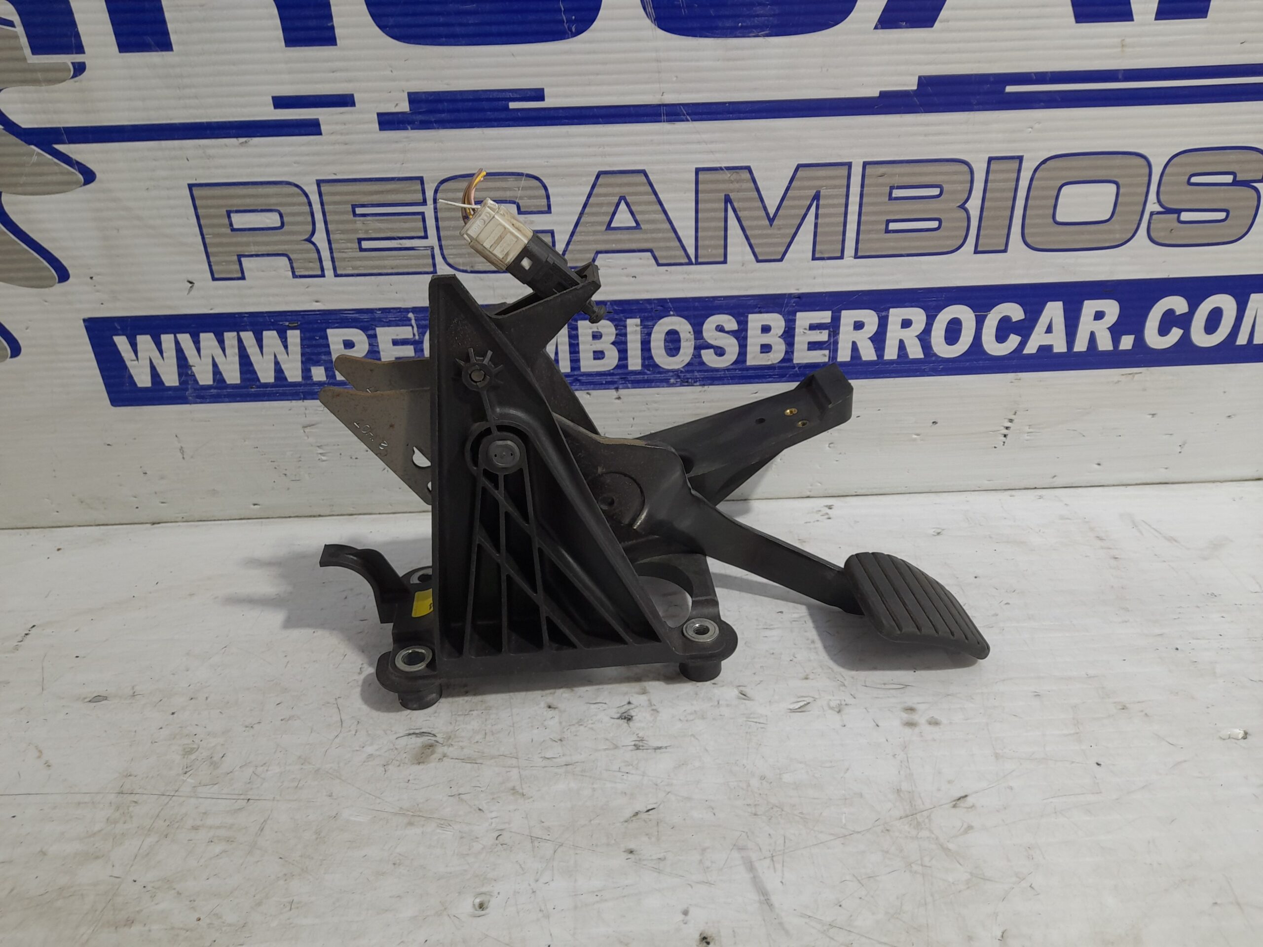 pedal_freno_8200725724_renault_laguna_ii_bg0_1_9_dci_diesel_fap