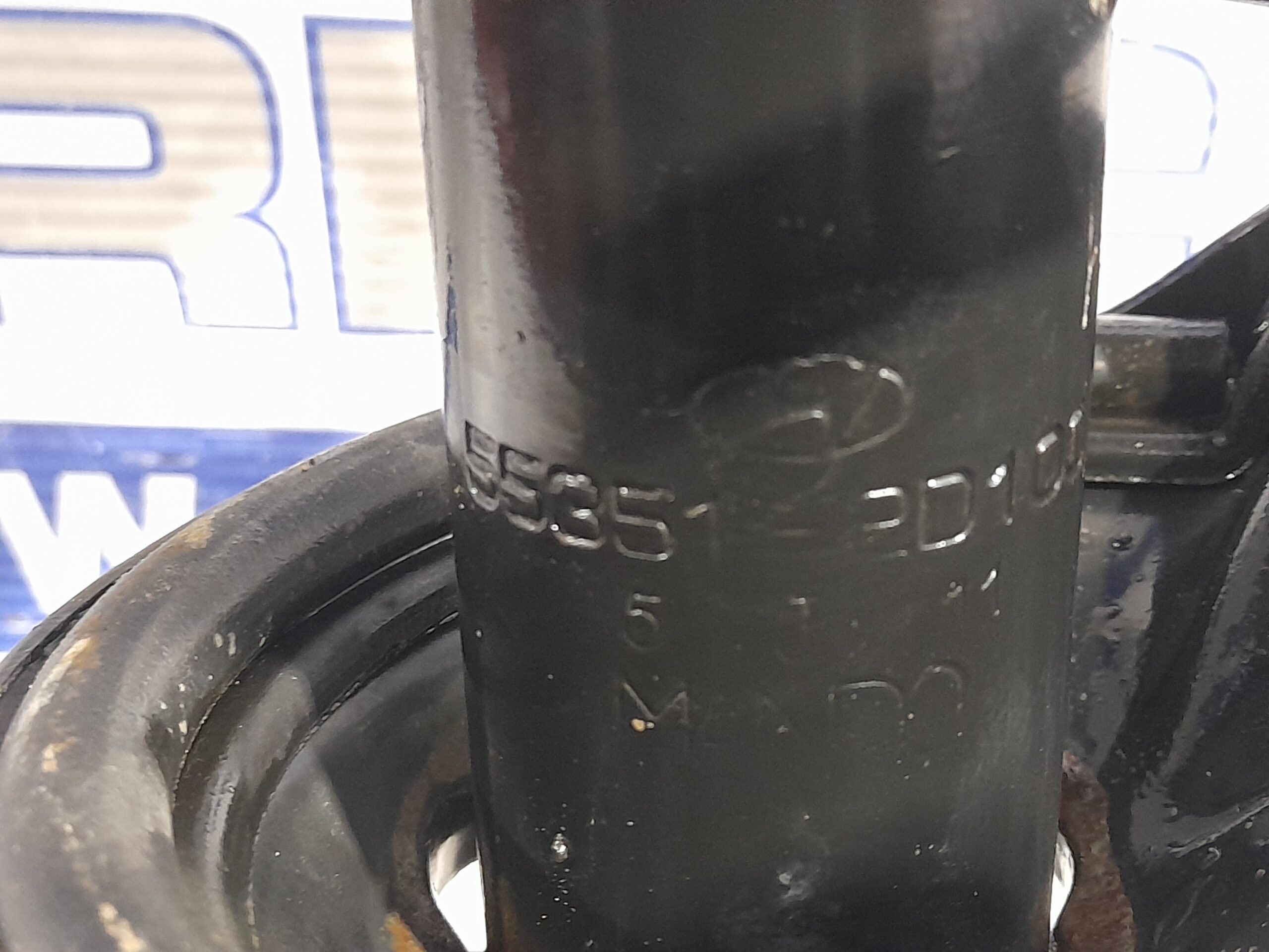 amortiguador_trasero_izquierdo_553512d100_hyundai_elantra_xd_2_0_crdi_cat