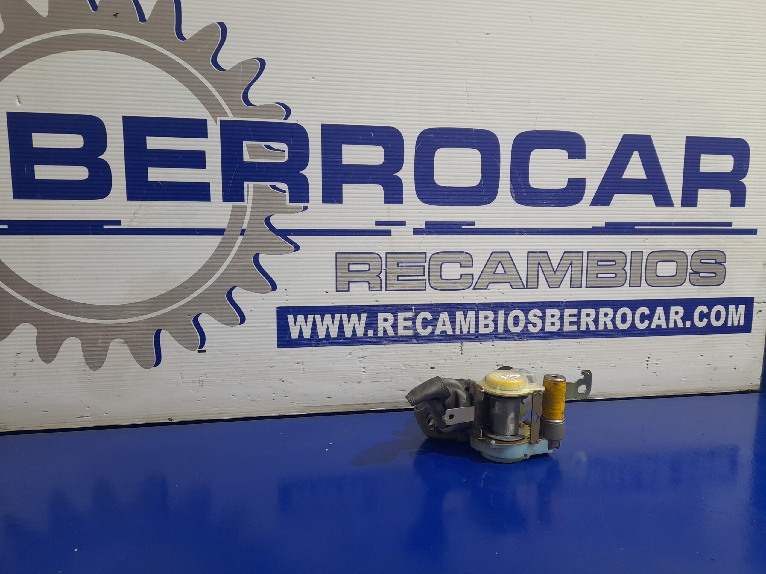 cinturon_seguridad_delantero_izquierdo_888702d700_hyundai_elantra_xd_2_0_crdi_cat