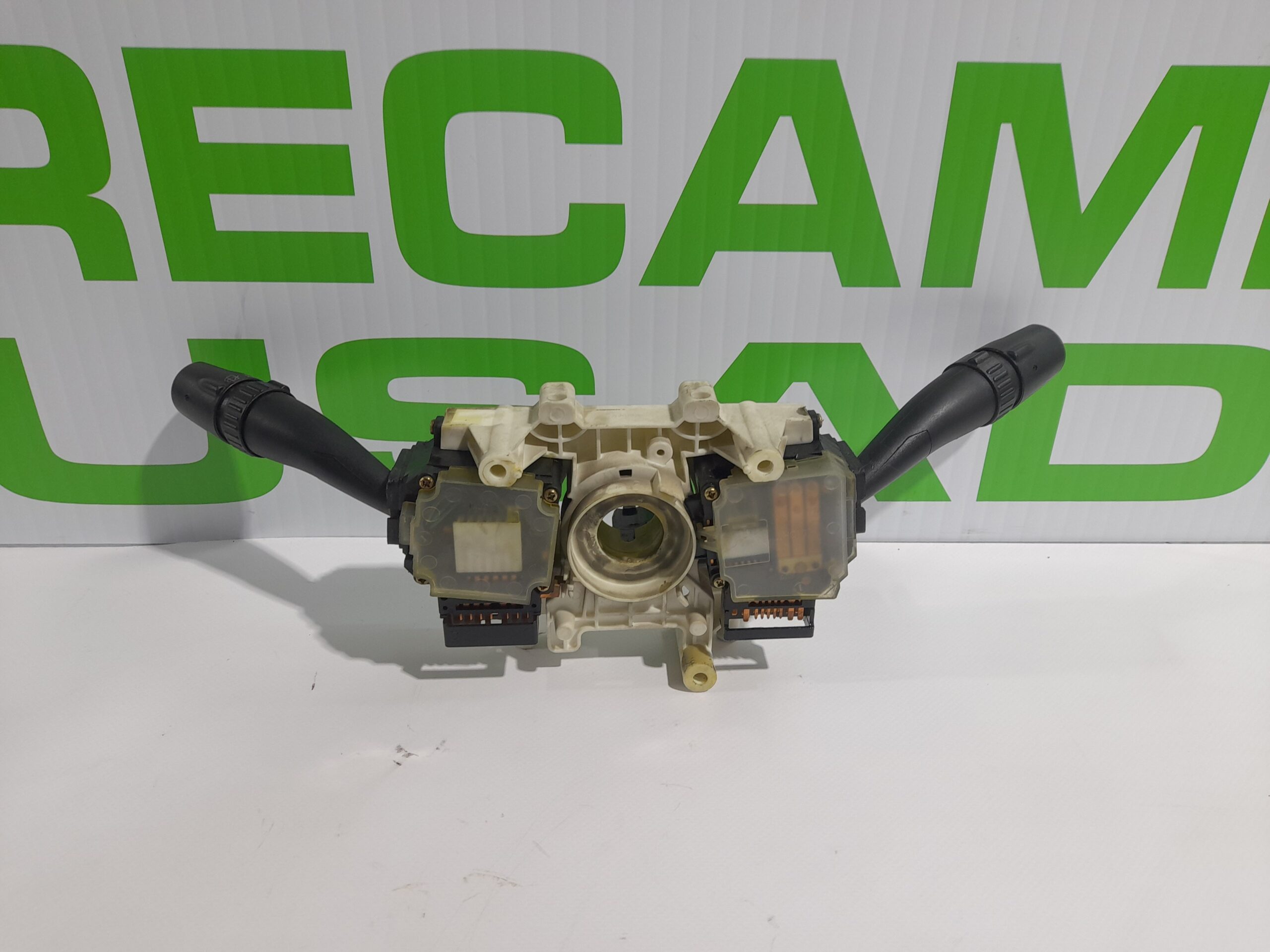 mando_multifuncion_s_qb98_934602d161_hyundai_elantra_xd_2_0_crdi_cat