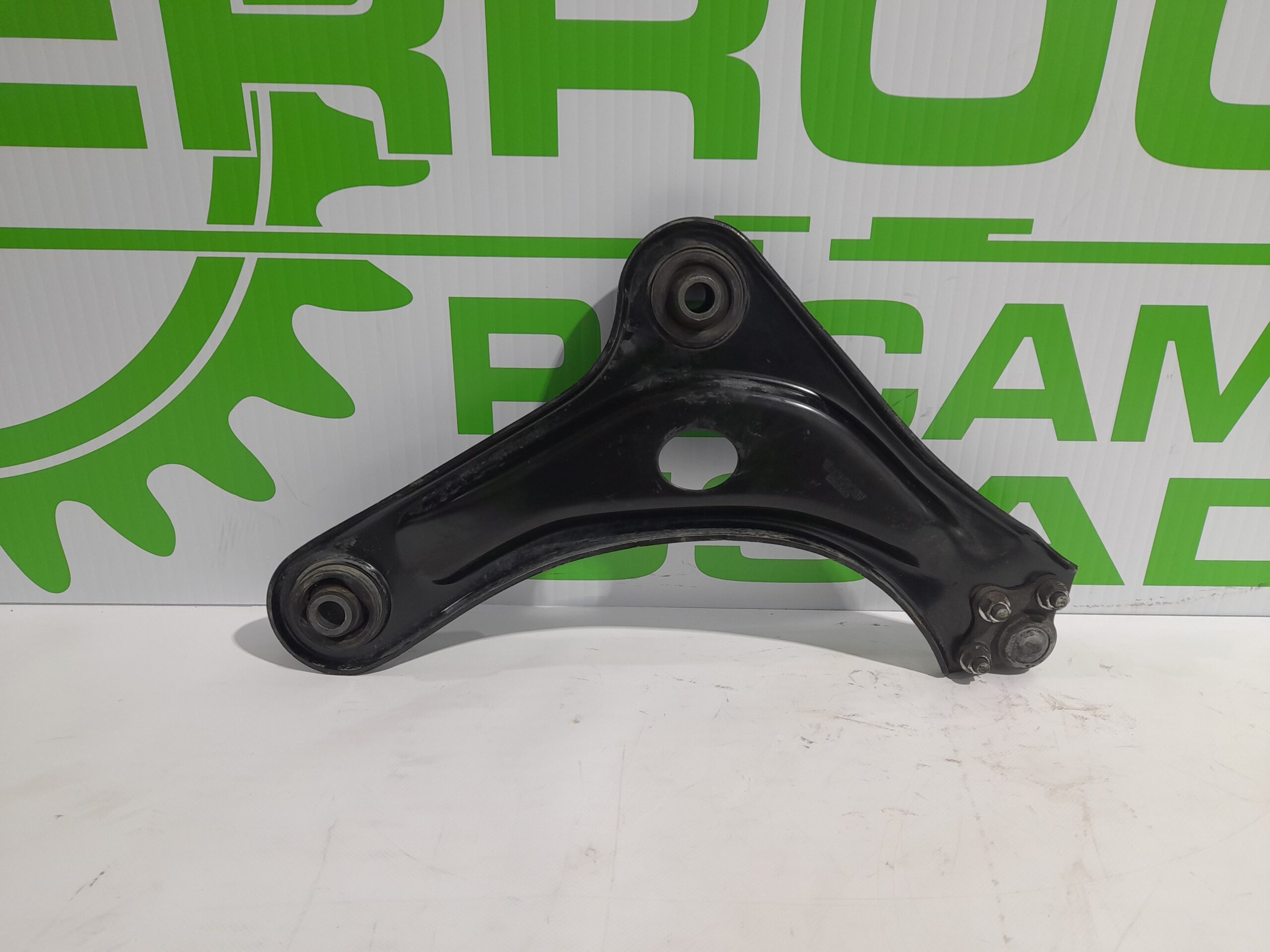 brazo_suspension_inferior_delantero_izquierdo_3520v1_545002d002_citr_n_c3_1_4_hdi